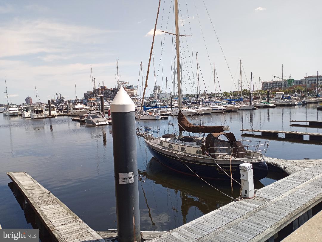 PIERSIDE AT HARBORVIEW - Residential