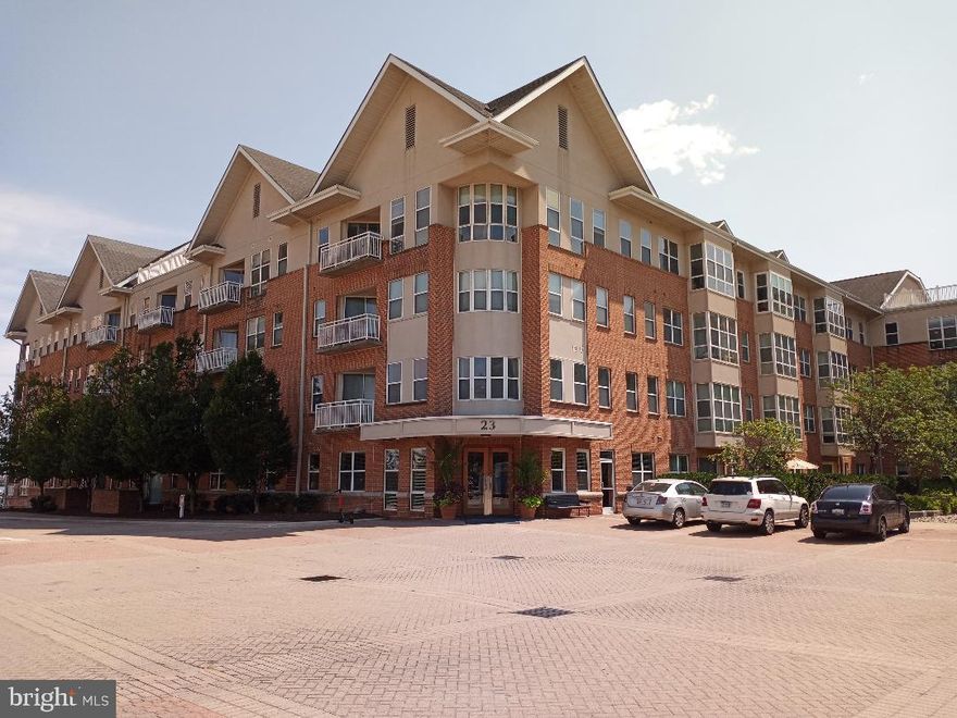 LEASE - (Subject to Lease )  INVESTORS ONLY.  Do not request showing unless
your client wants a Lease with monthly rent & security deposit to Convey.  (Leased for $19,200yr).   
Tenant has cats and all appointments MUST BE APPROVED BY L.A. (not just by showing time).
Note the fees include special assessments which will drop significantly when projects
are completed.