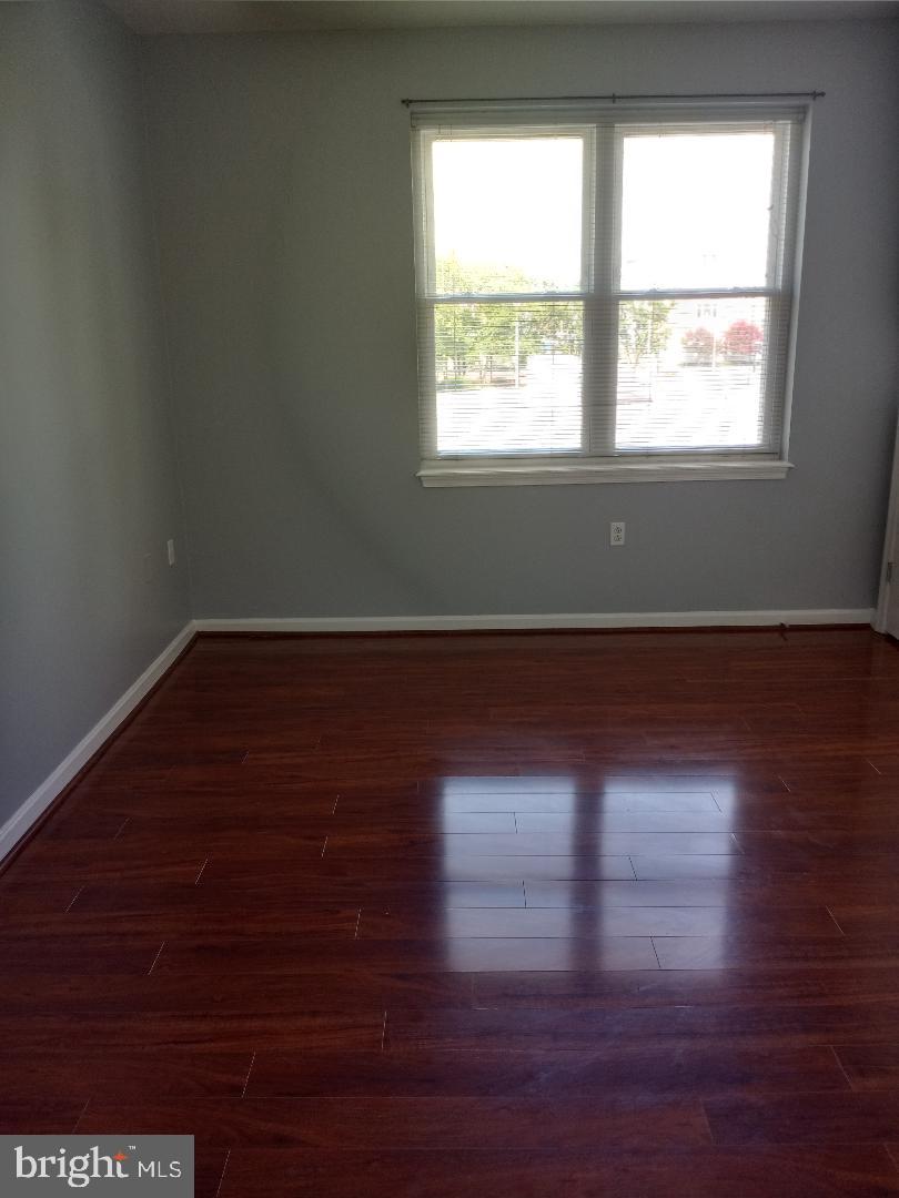 PIERSIDE AT HARBORVIEW - Residential