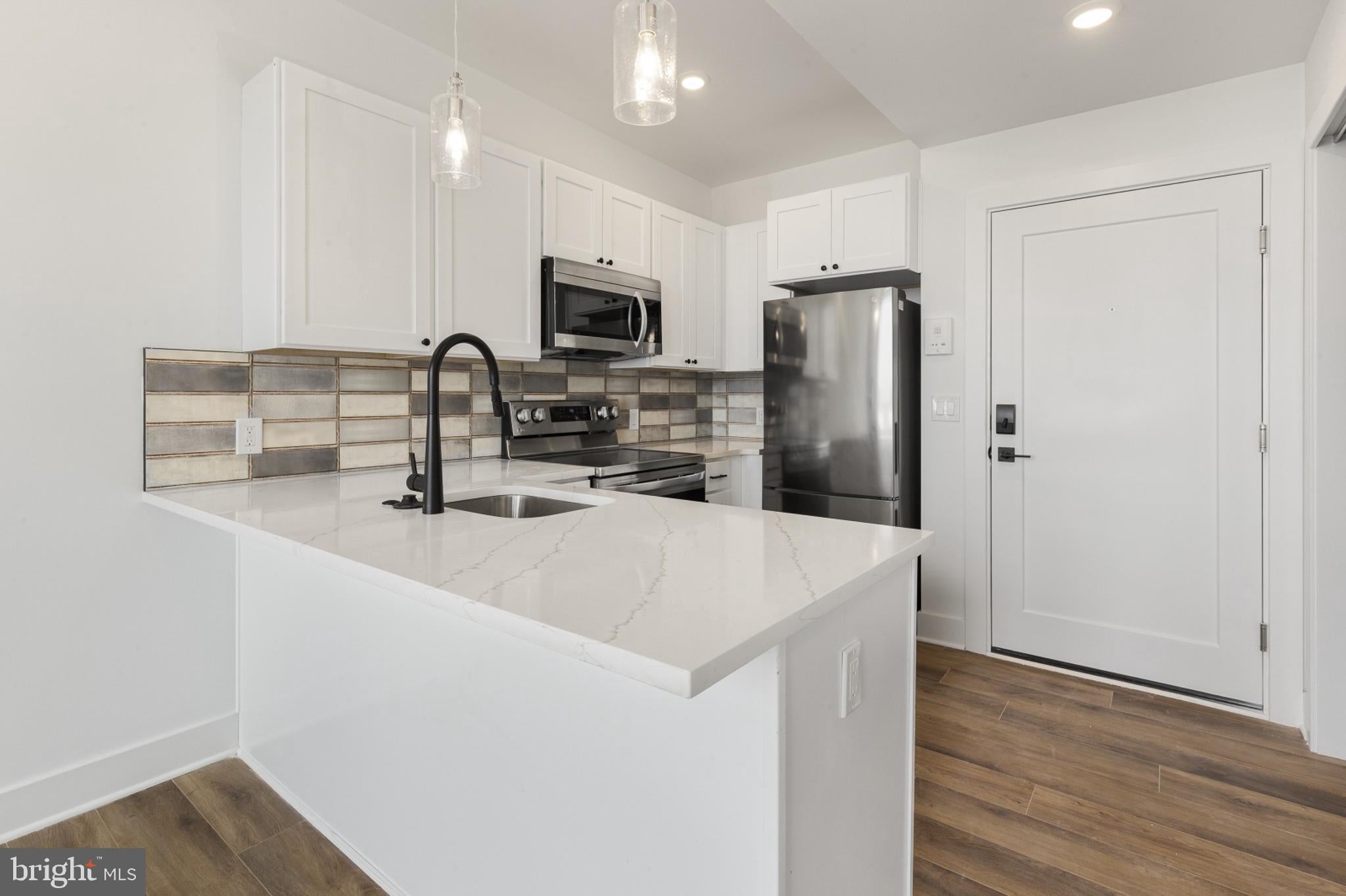 2214 N FRONT STREET 202