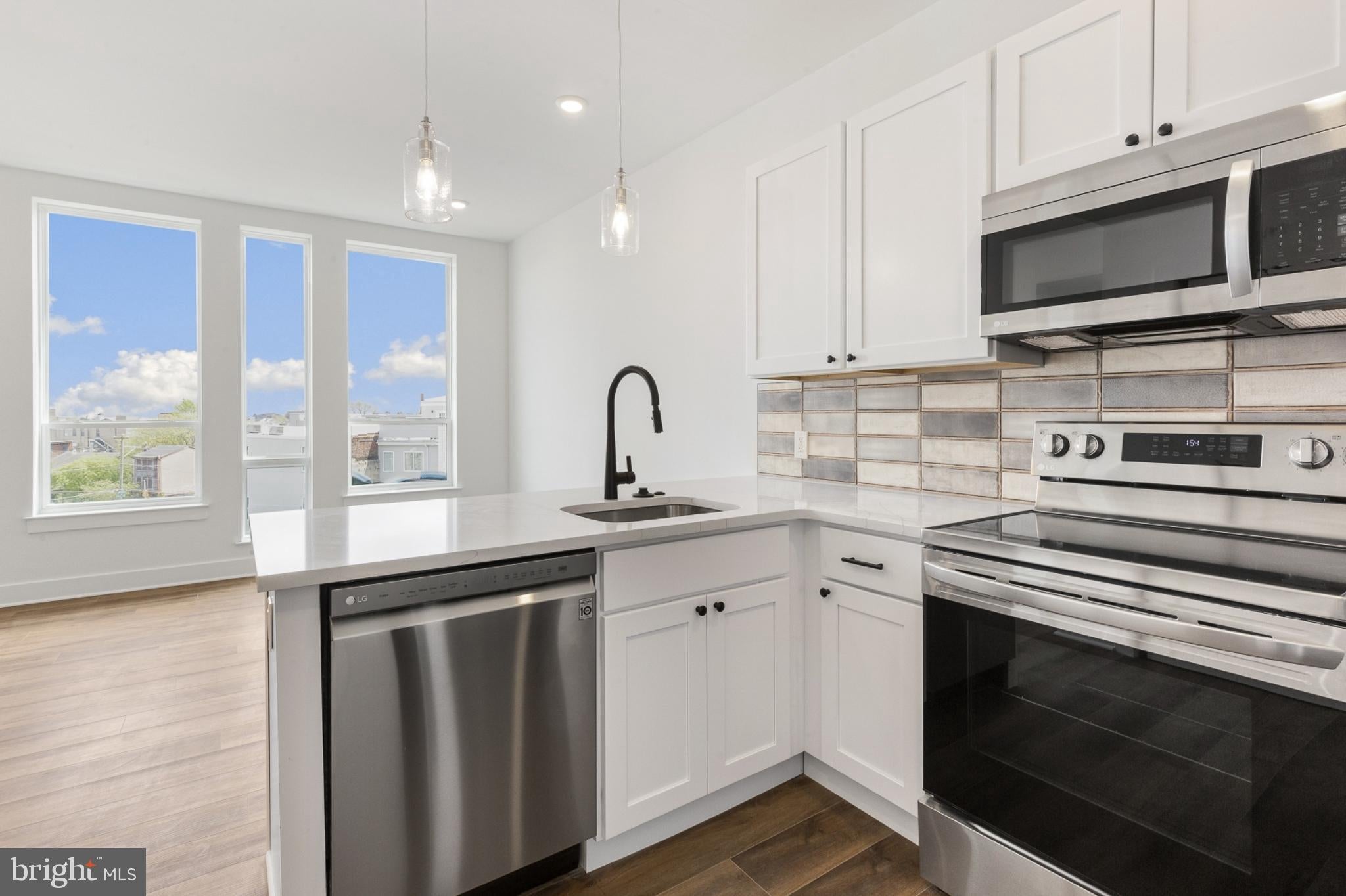 2214 N FRONT STREET 202