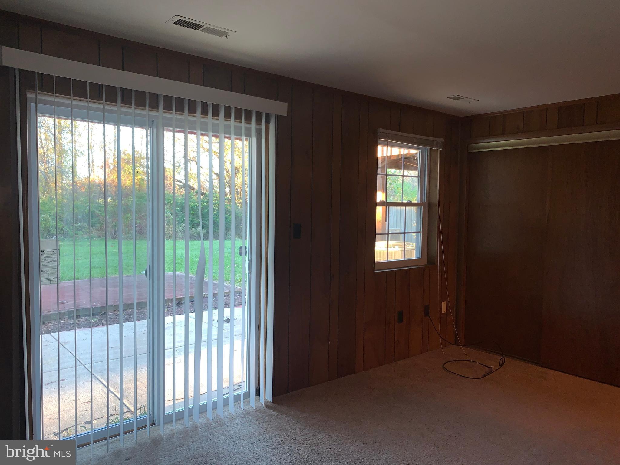 CARROLL PARK MANOR - Residential Lease