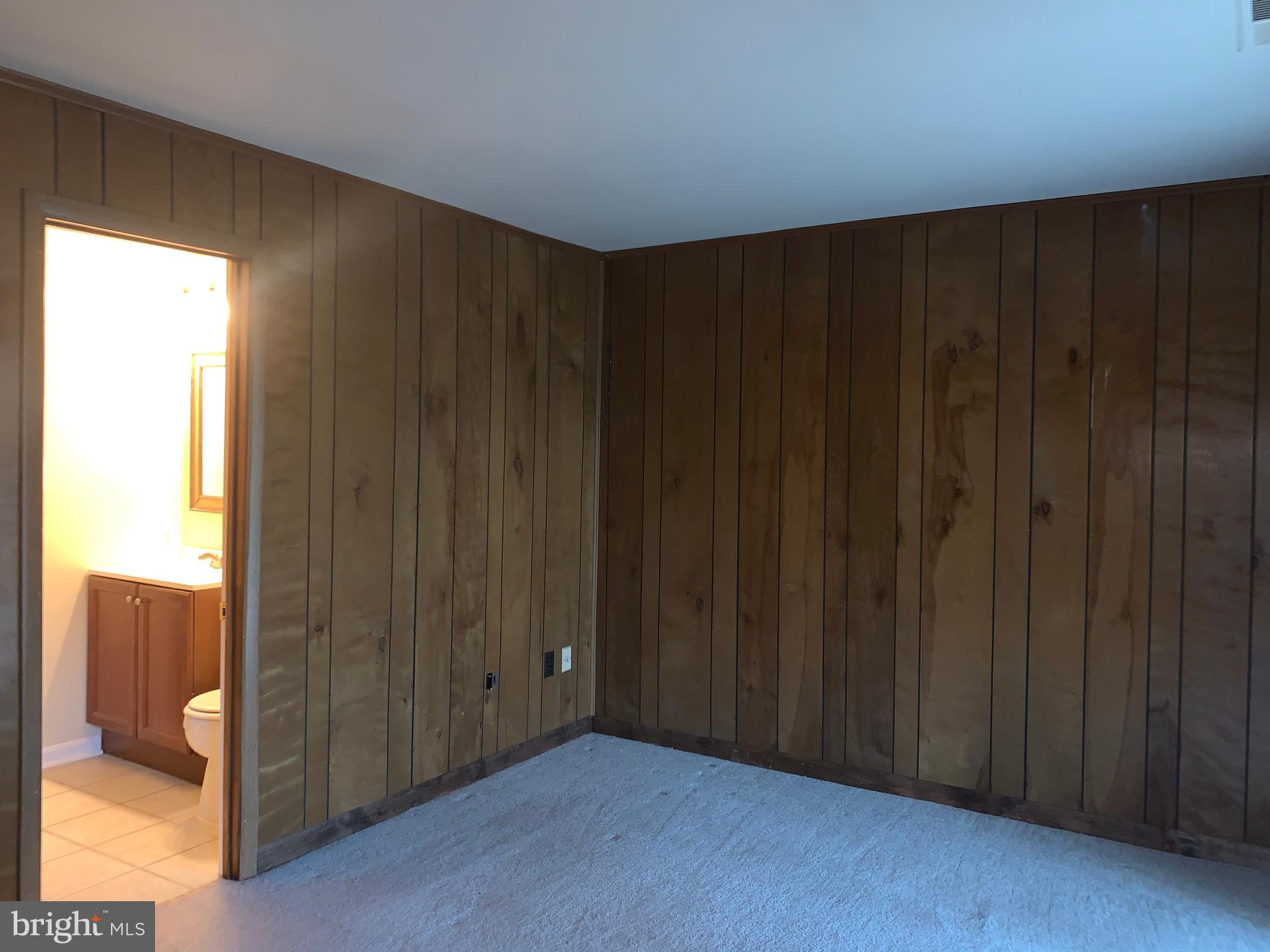 CARROLL PARK MANOR - Residential Lease