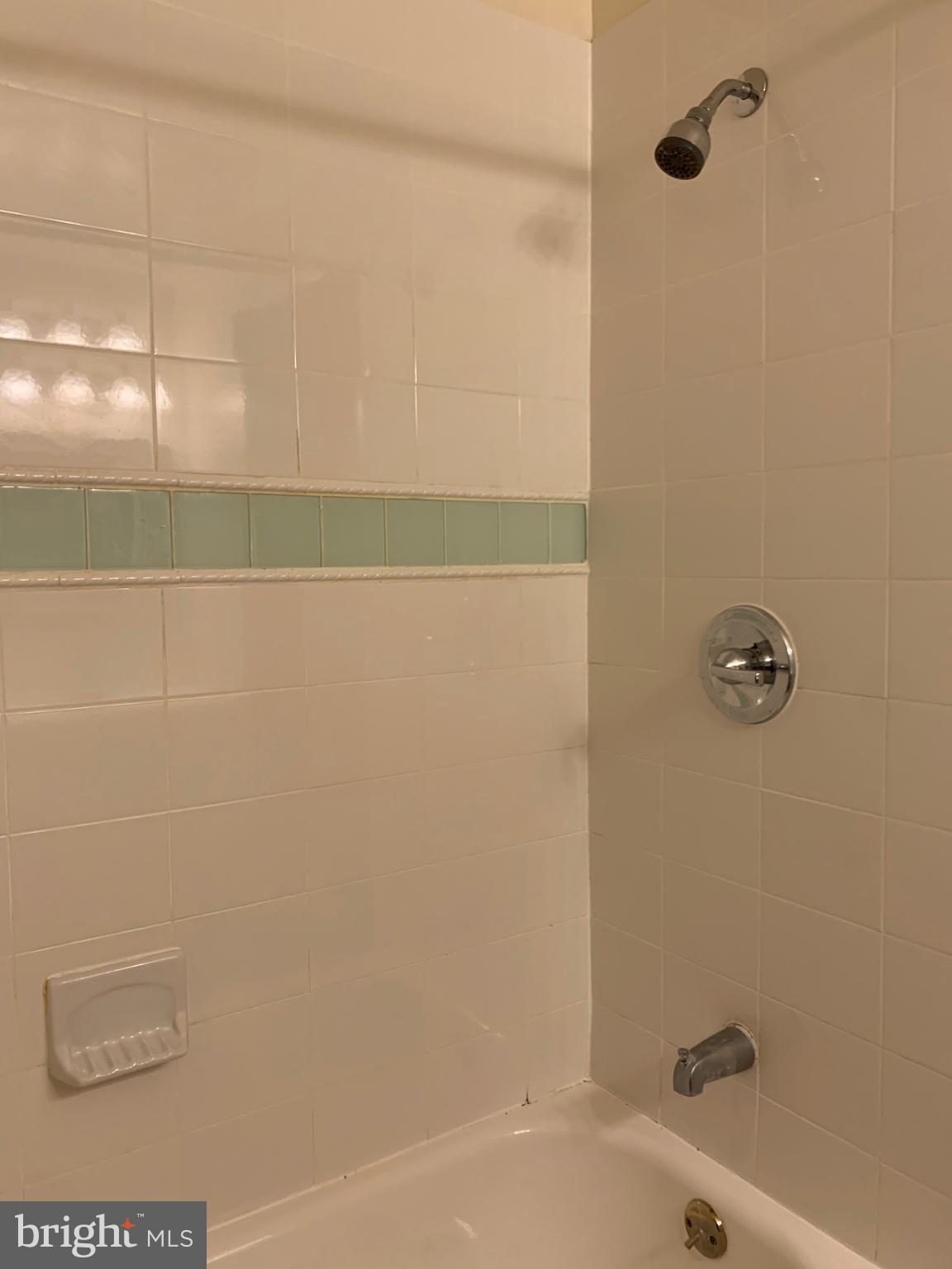 CARROLL PARK MANOR - Residential Lease