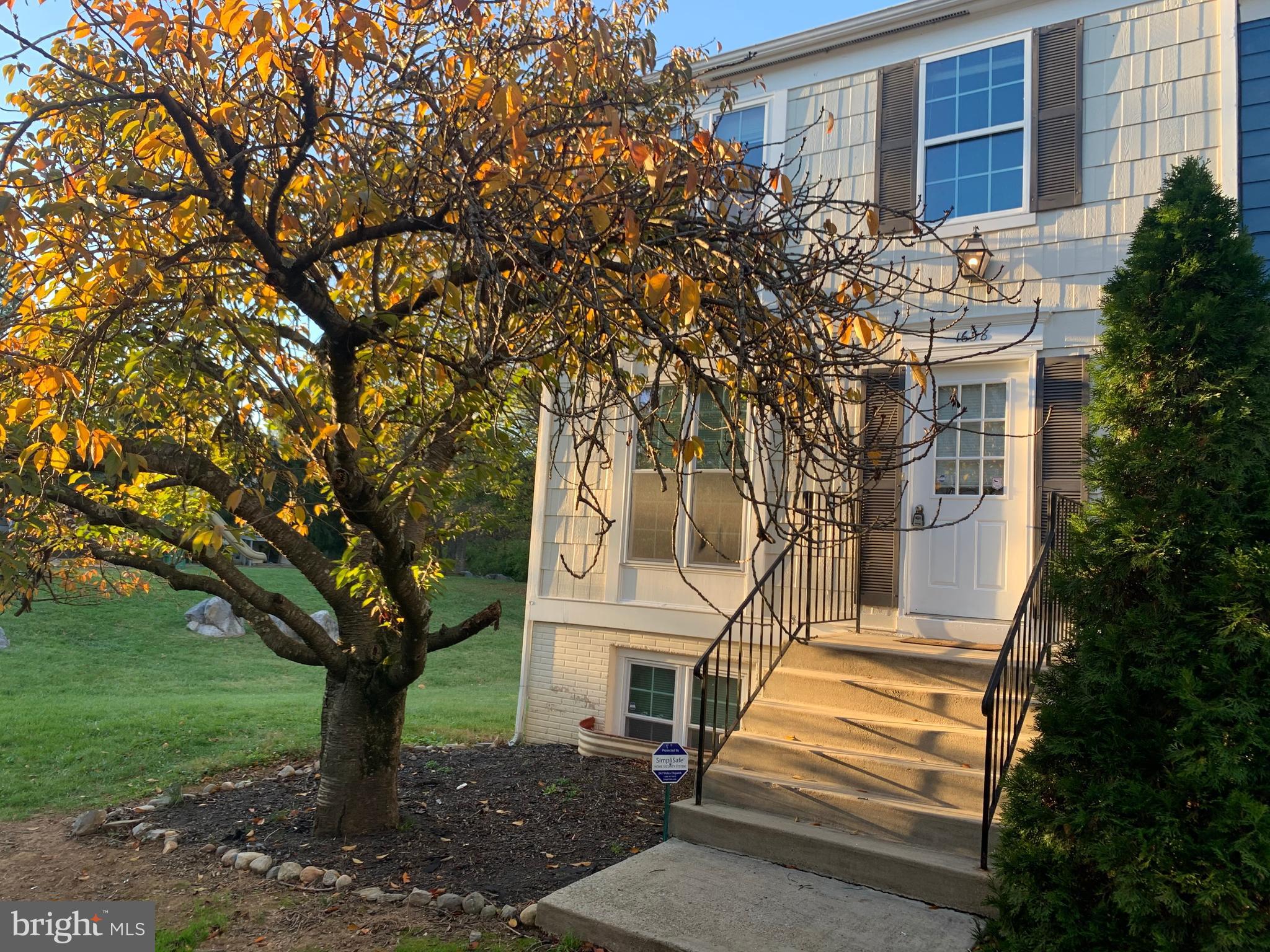 CARROLL PARK MANOR - Residential Lease