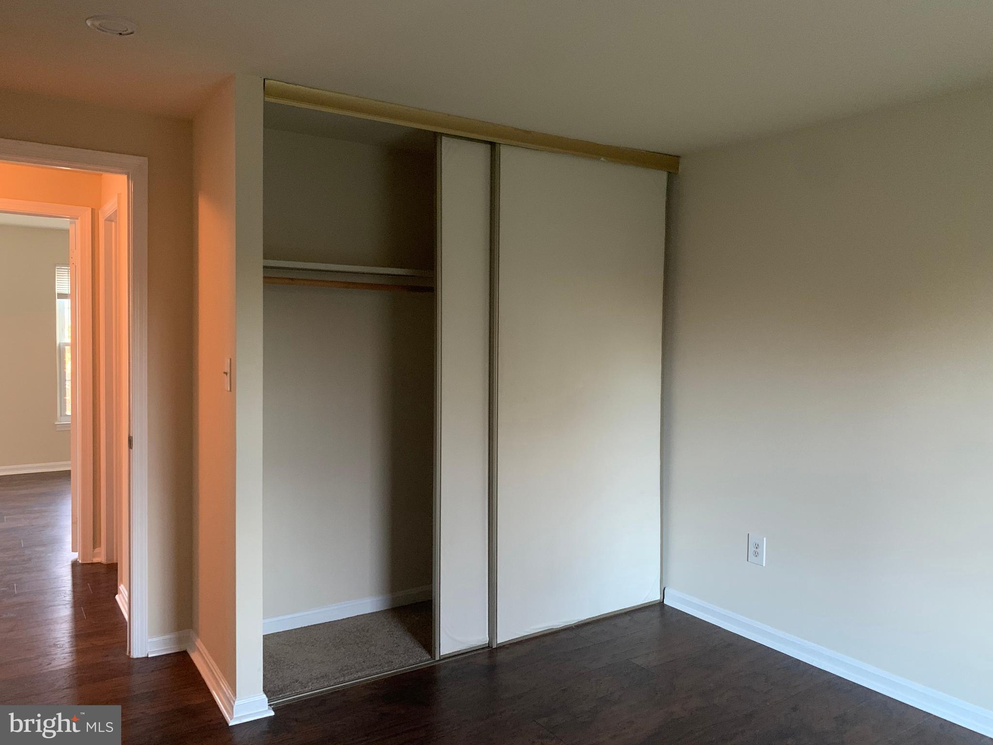 CARROLL PARK MANOR - Residential Lease