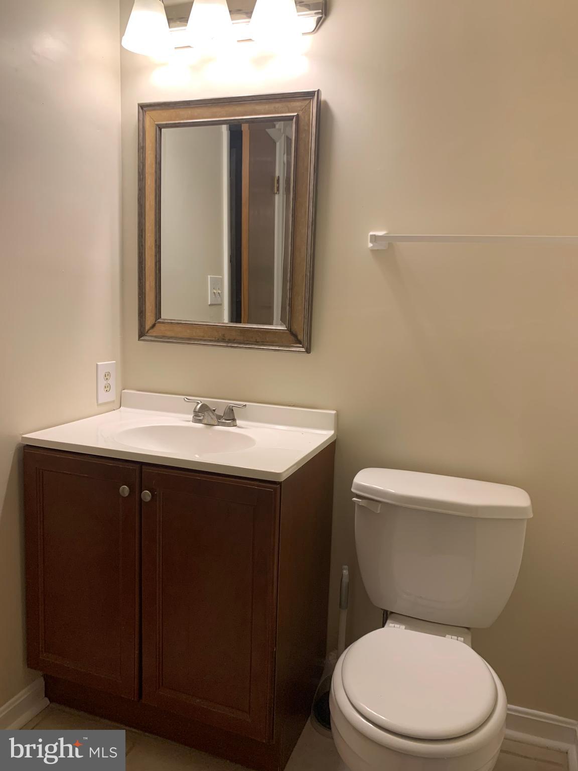 CARROLL PARK MANOR - Residential Lease