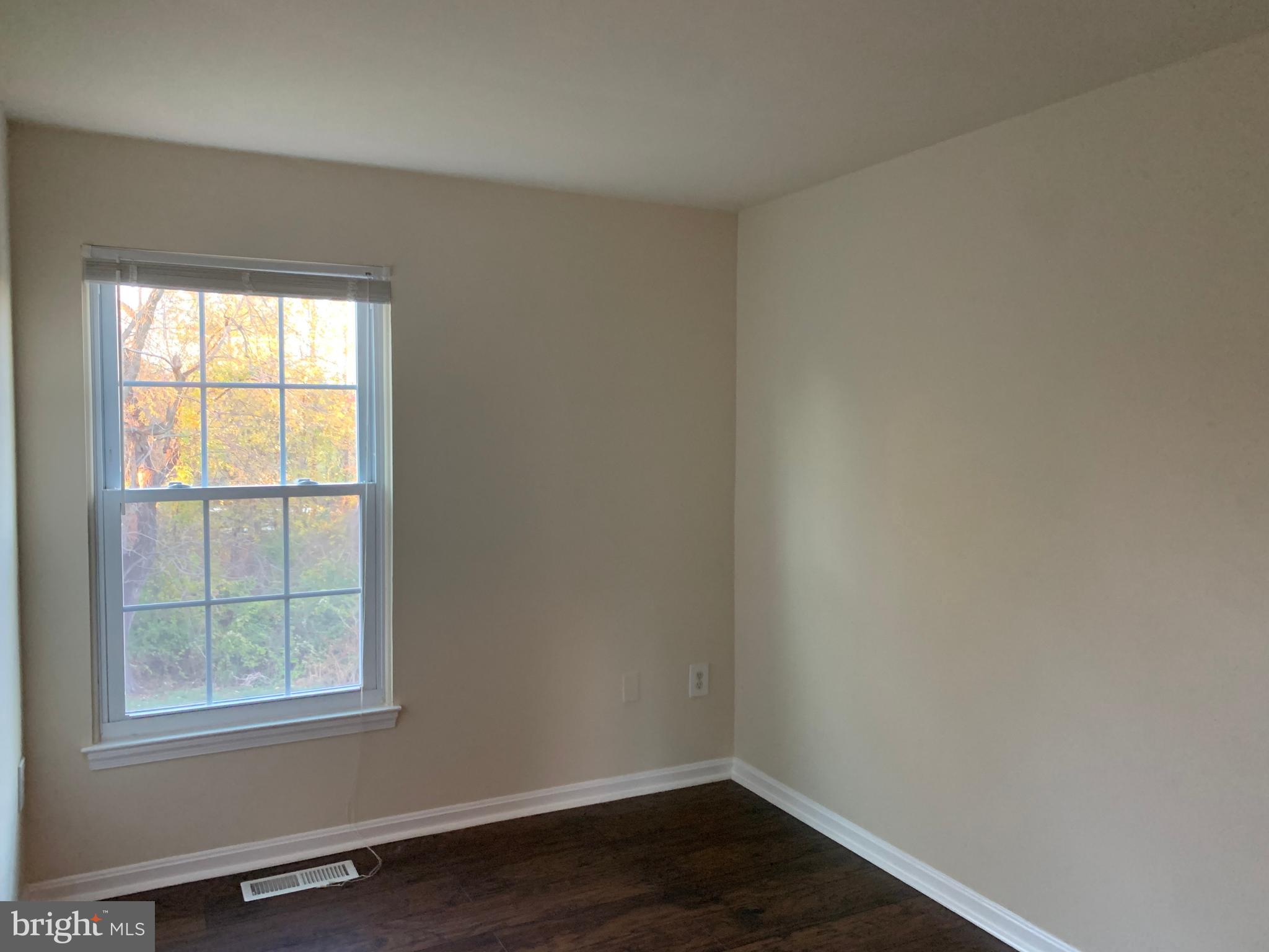 CARROLL PARK MANOR - Residential Lease