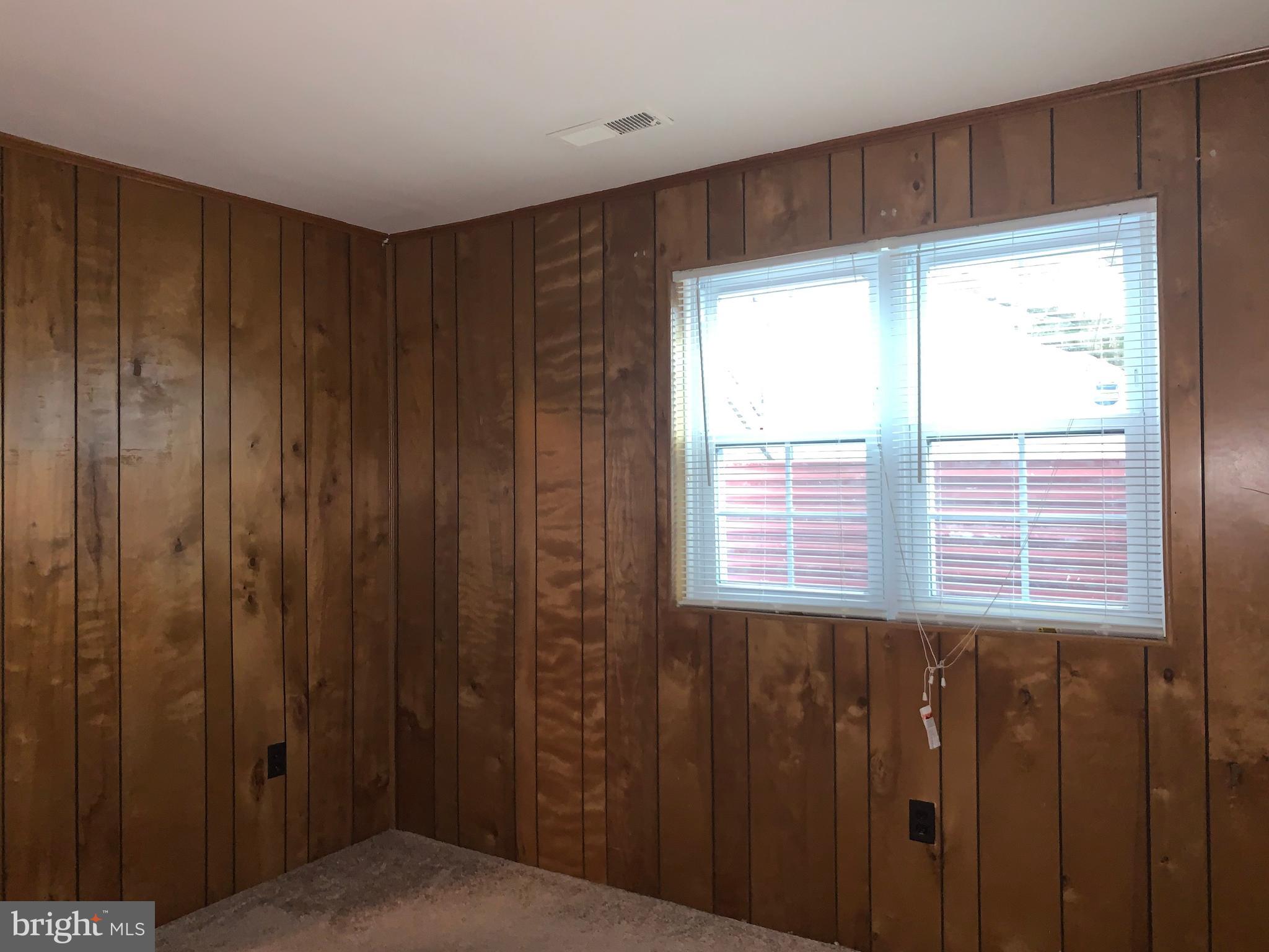 CARROLL PARK MANOR - Residential Lease