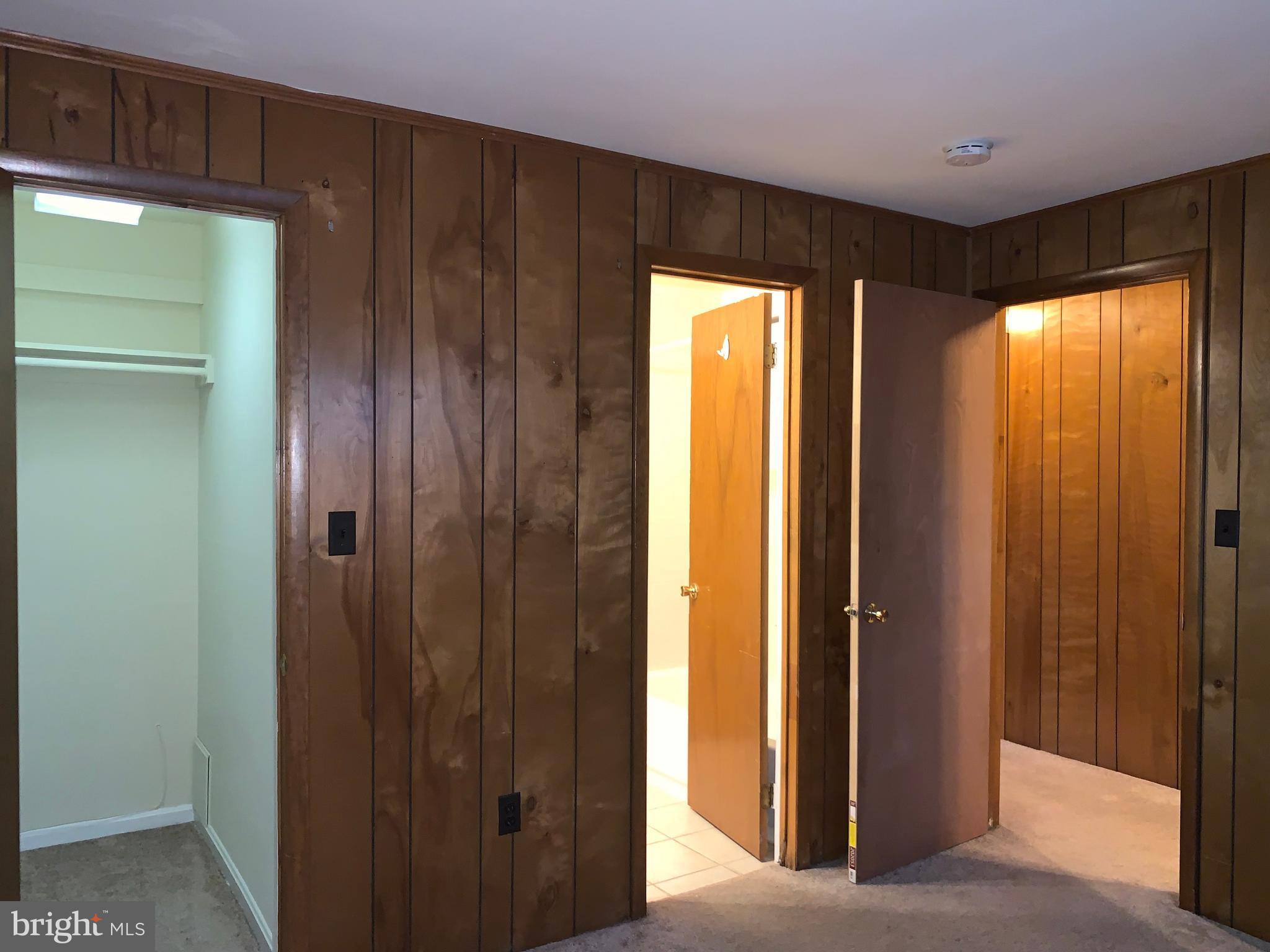 CARROLL PARK MANOR - Residential Lease