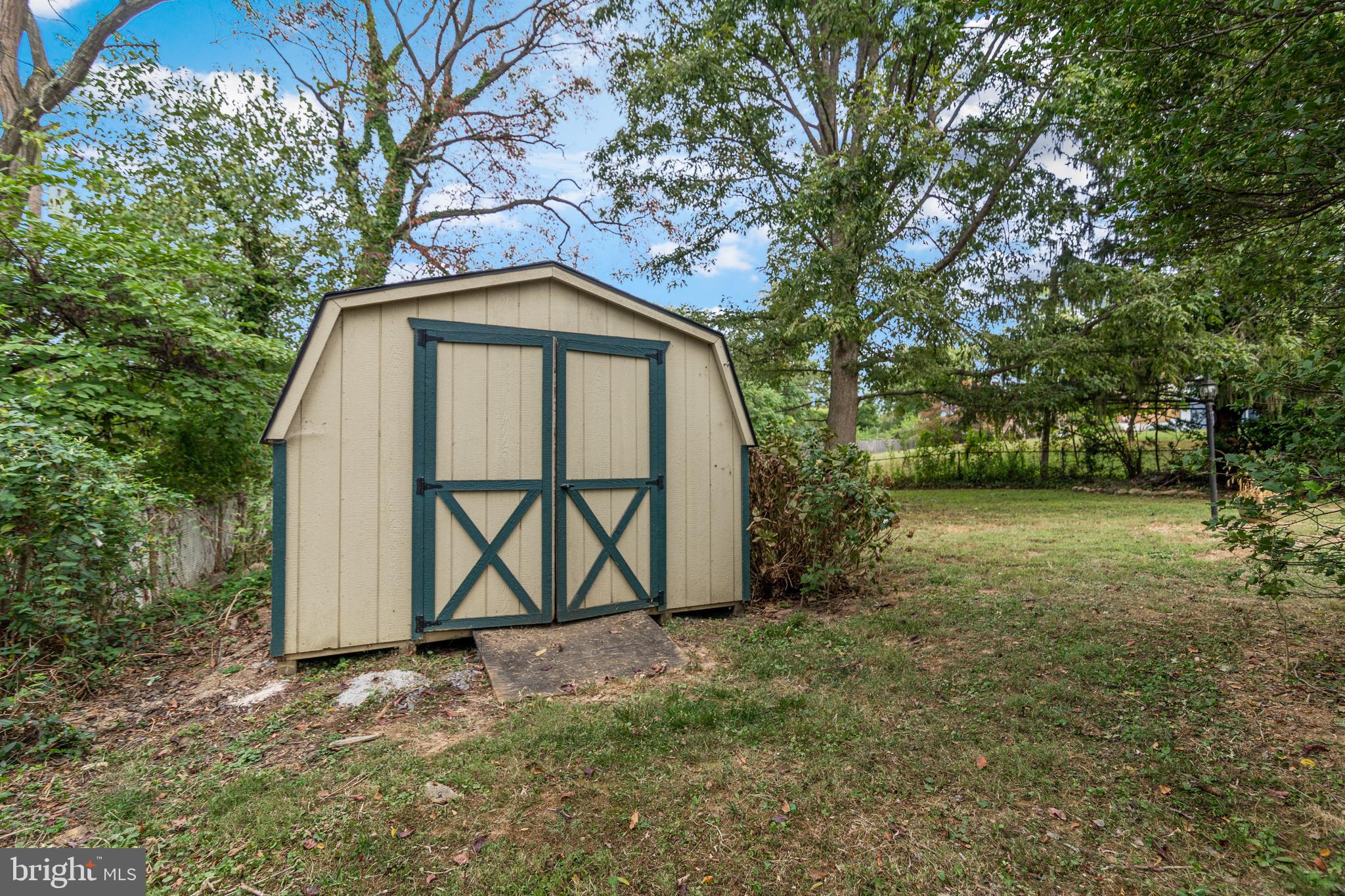 SUBURBIA - Residential