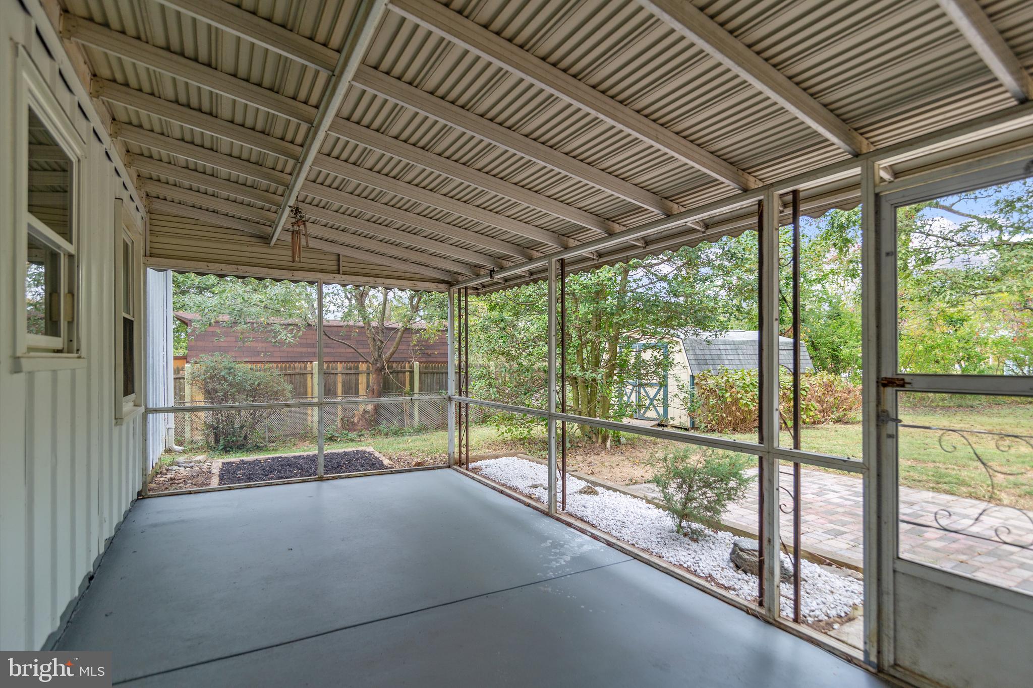 SUBURBIA - Residential