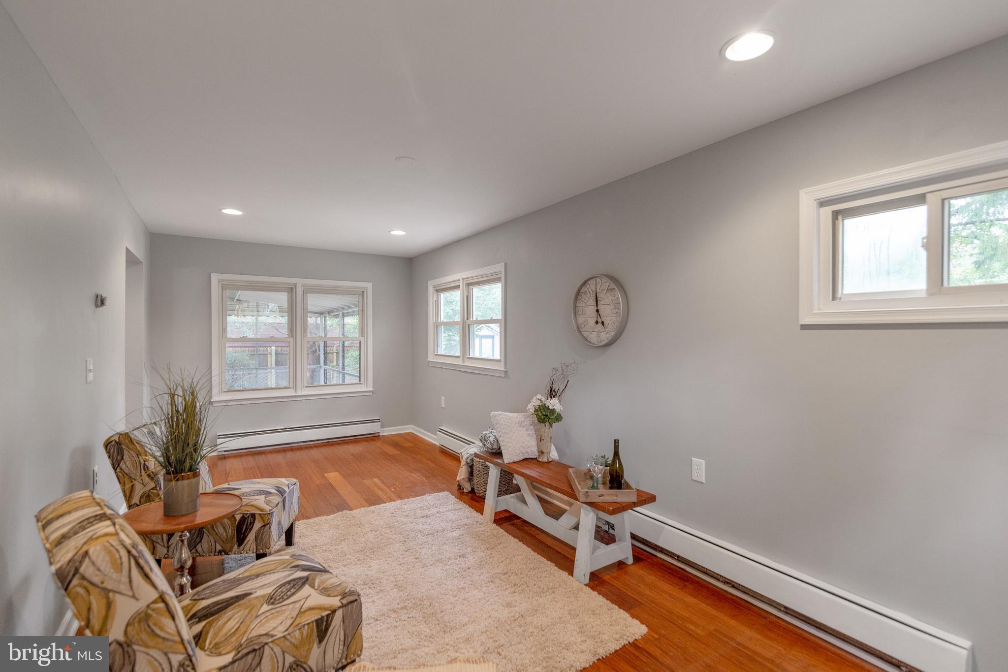 SUBURBIA - Residential