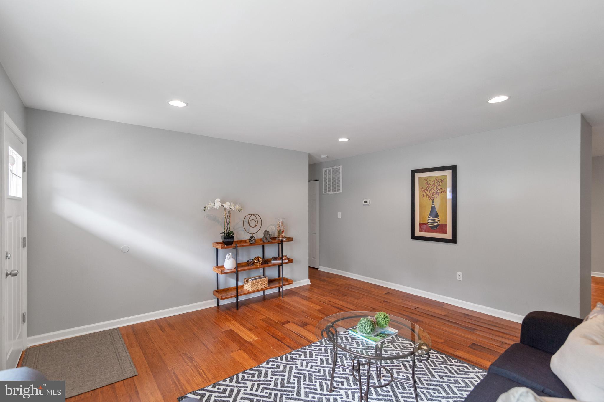 SUBURBIA - Residential