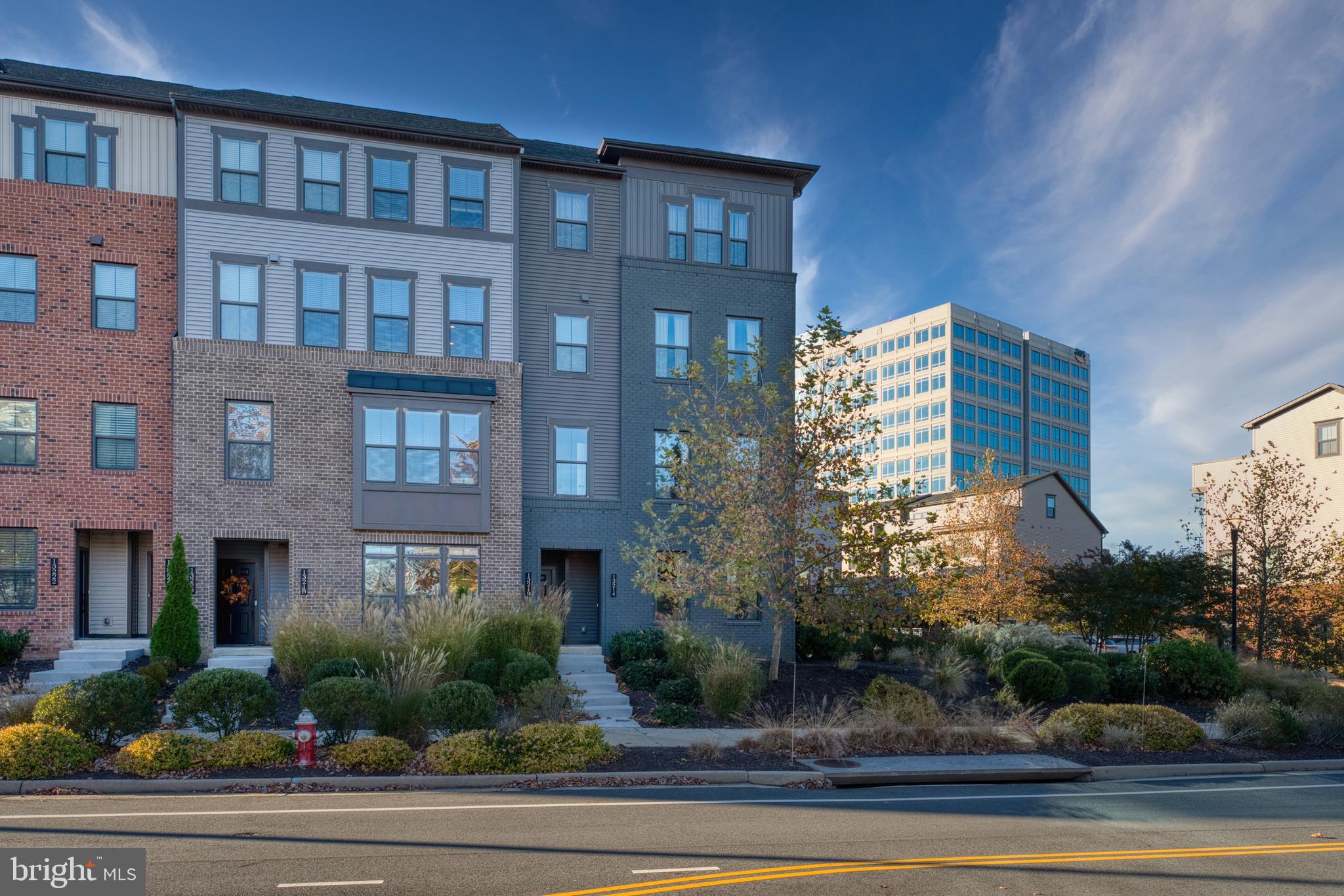 WATERVIEW AT WOODLAND PARK - Residential Lease