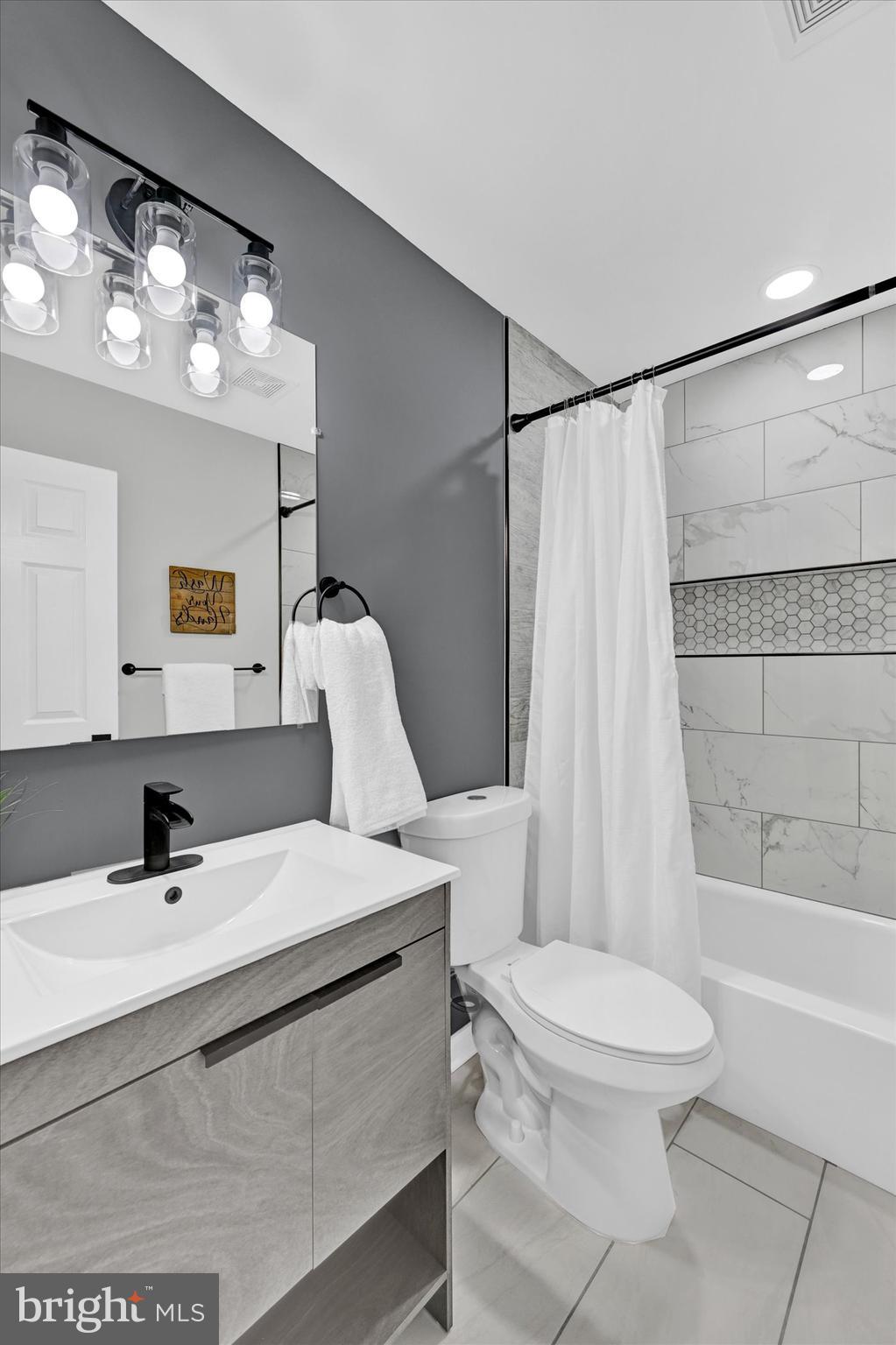 SUBURBIA - Residential