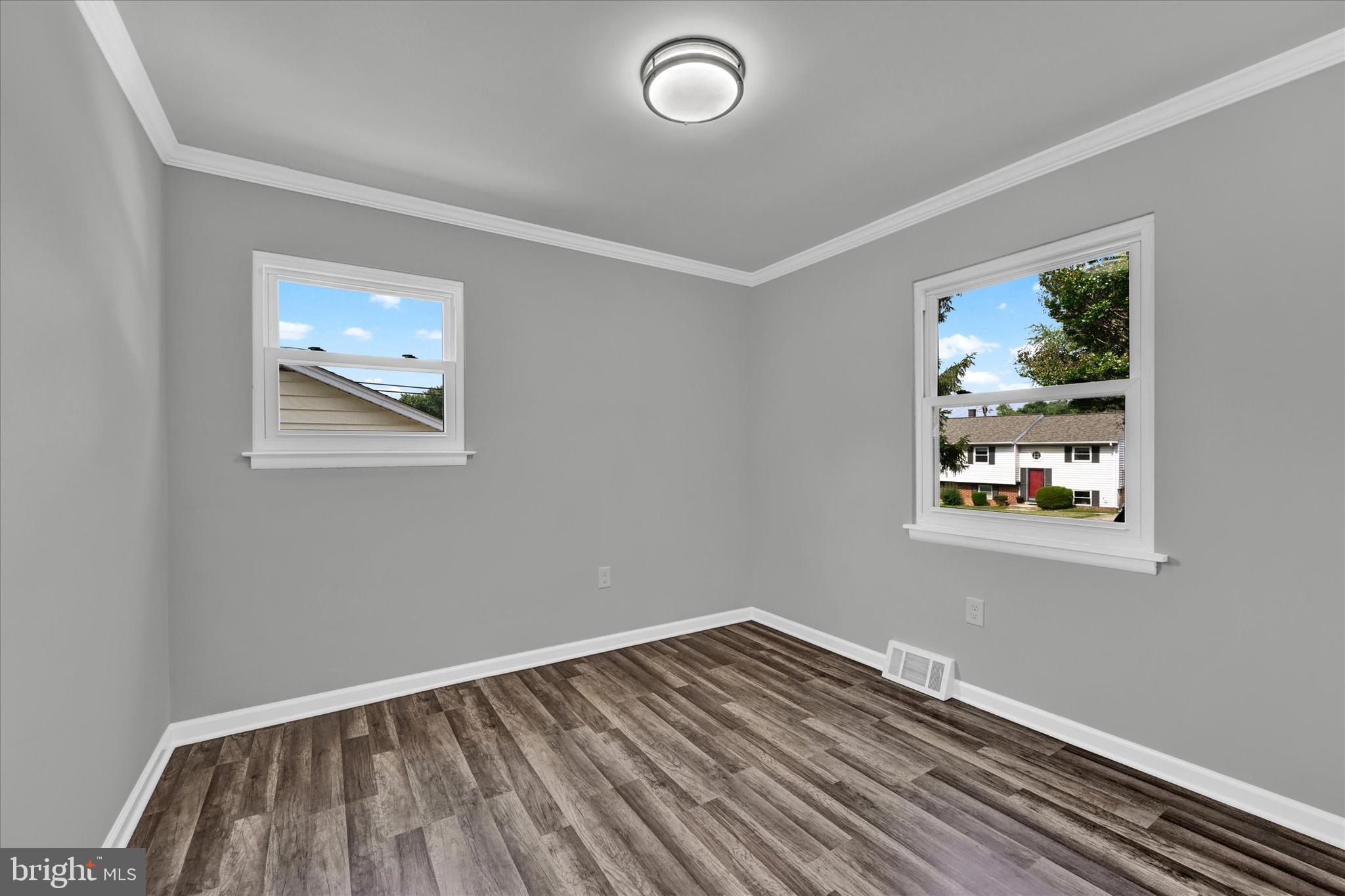 SUBURBIA - Residential