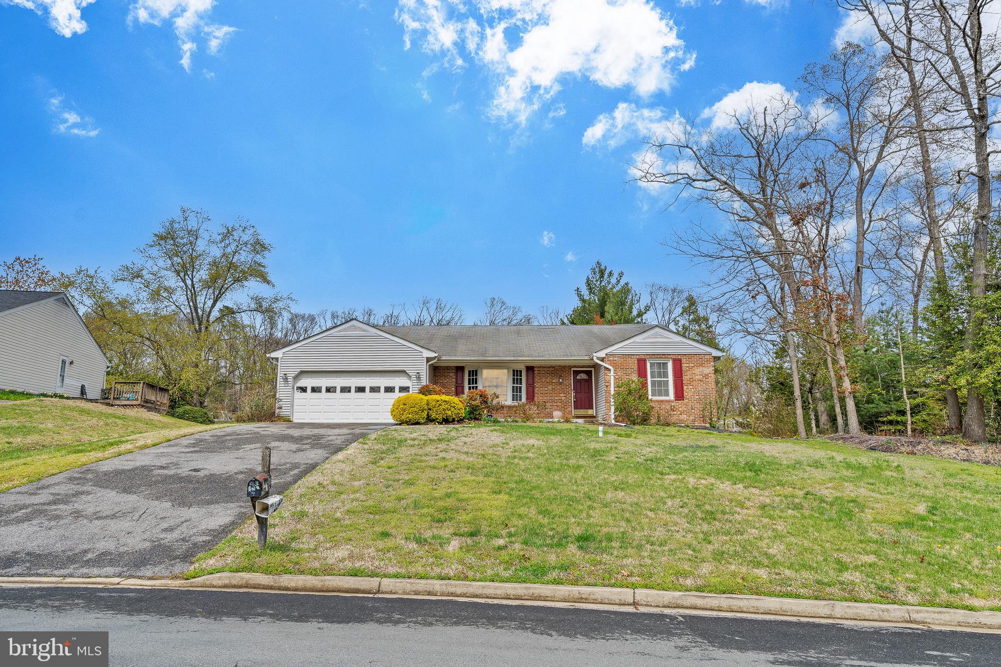 762 COUGAR DRIVE