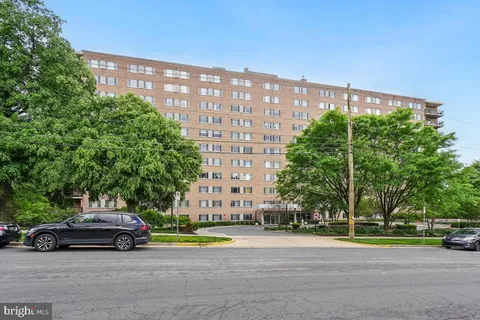 1900 Lyttonsville Road Unit 216, Silver Spring, MD MLS: MDMC2181446