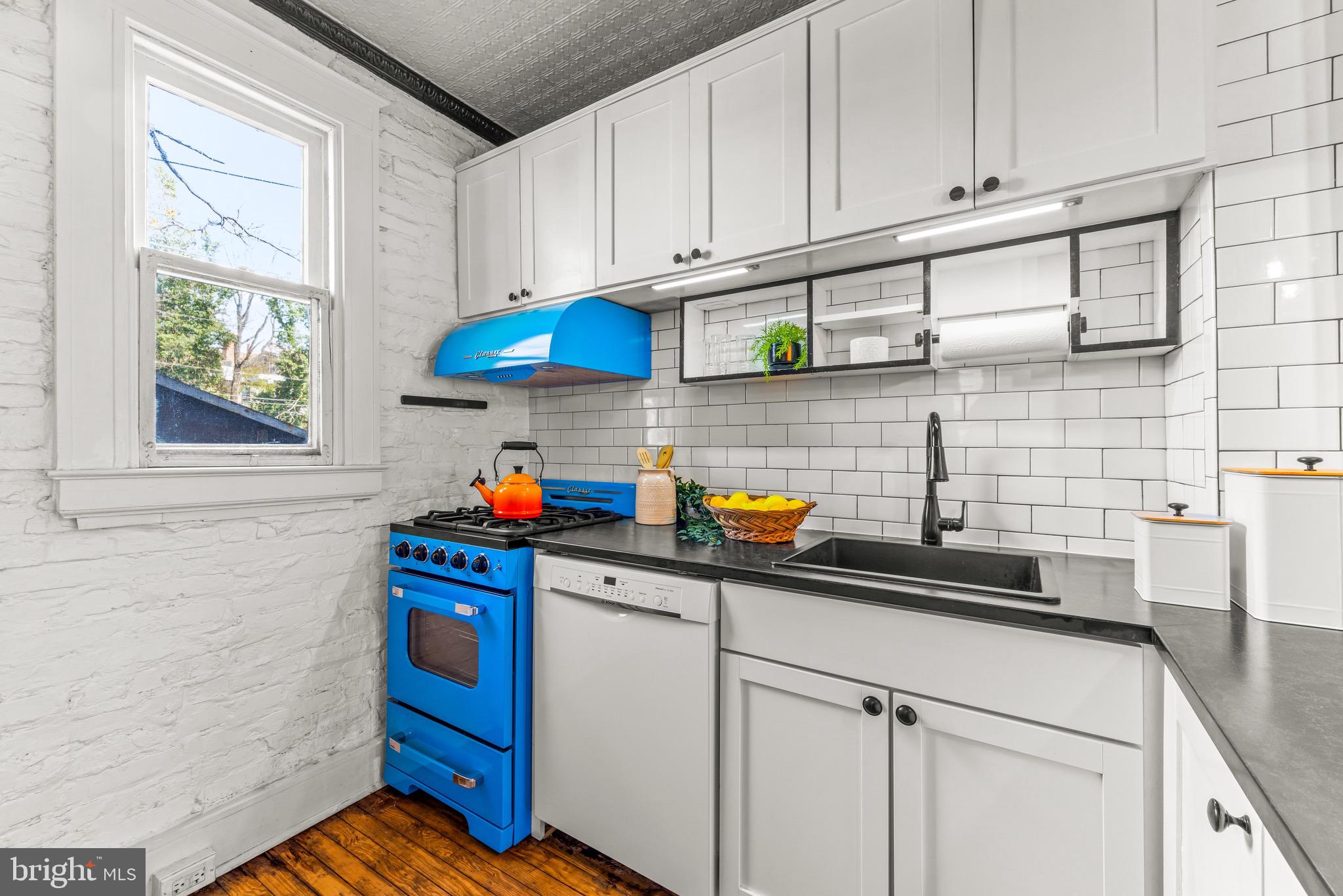 CHARLES VILLAGE - Residential