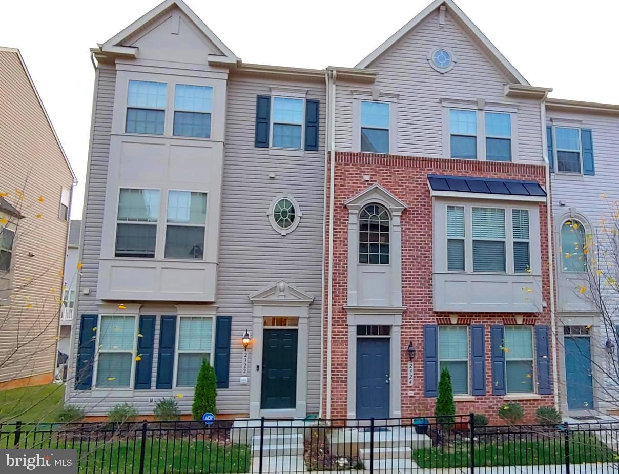 4 BR, 3.5 BA, Townhome in Shannon's Glen! Home is 2 years young! Hardwood Floors in Entrance level Hall, Stairs, Main Level Living, Dining & Kitchen & Stairs to Upper Level, Spacious Open Floor Plan Living, Dining & Kitchen Area, 4 Spacious Bedrooms, Large Master with Private Bath, Sunken Tub, Separate Shower, Double Sinks & Walk in Closet. Upper Level Hall Laundry Closet, 2 Additional Upper Level Bedrooms, 4th Bedroom is Located on Entry Level. 2 Car Garage with Rear Parking Pad, Rear Deck off Kitchen Area. Community Pool, Playground Area, & Close to 295