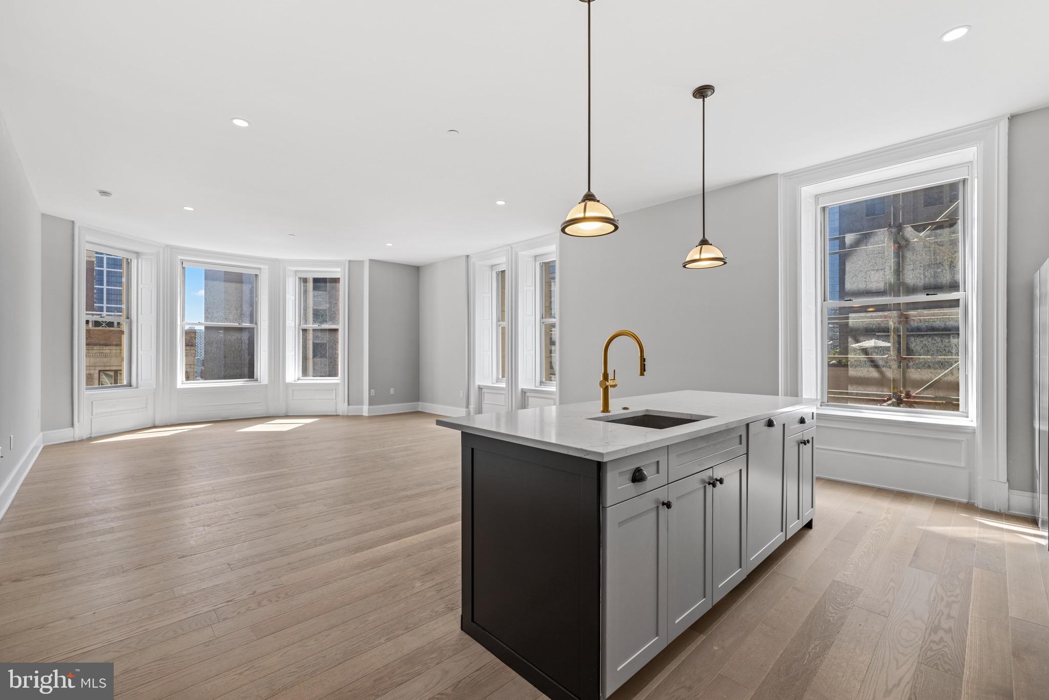 CENTER CITY - Residential Lease