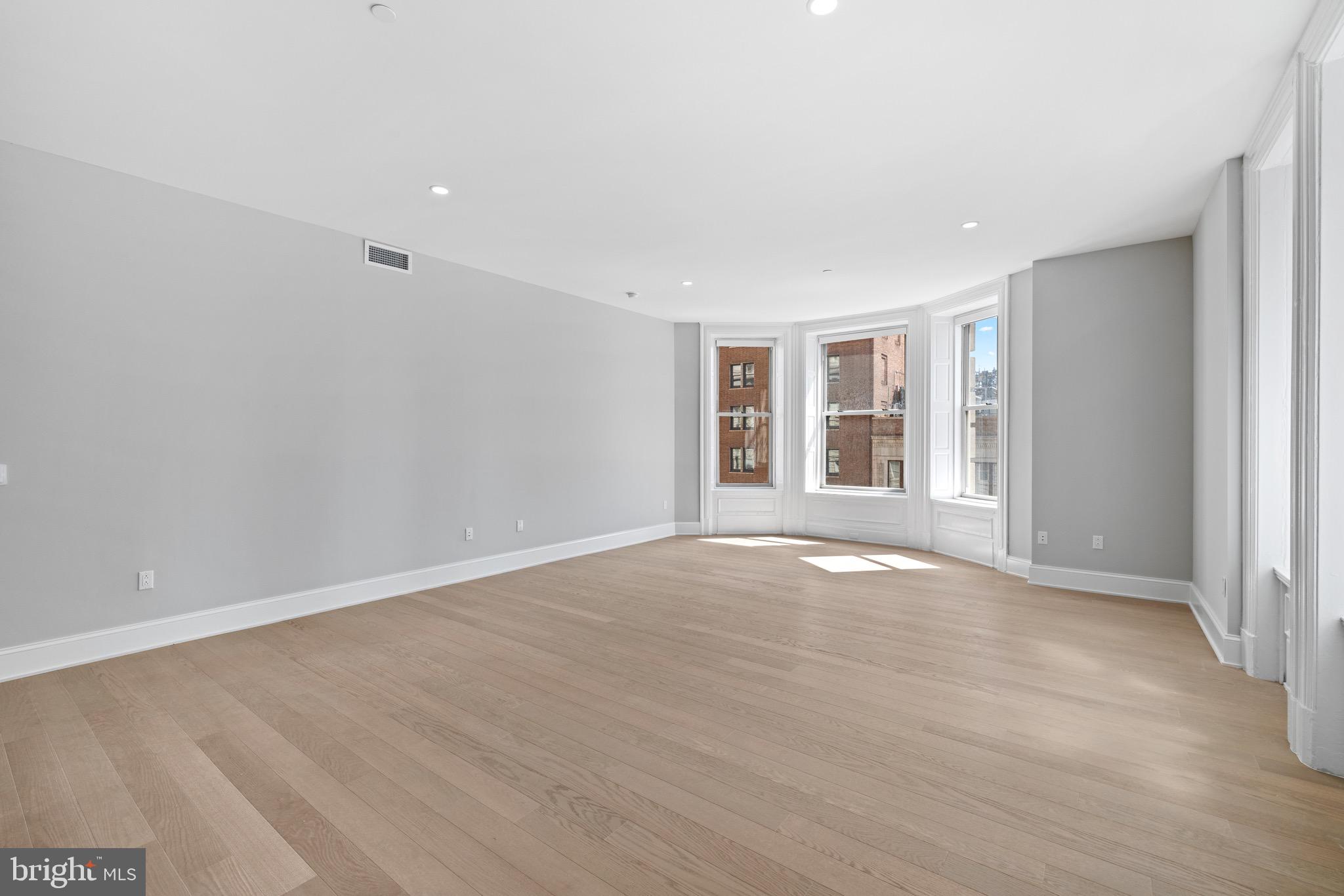 CENTER CITY - Residential Lease