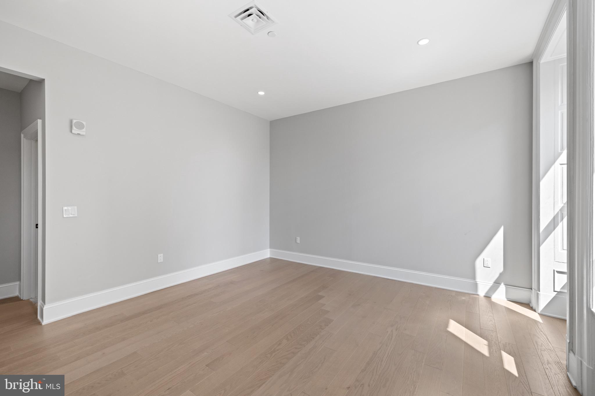 CENTER CITY - Residential Lease