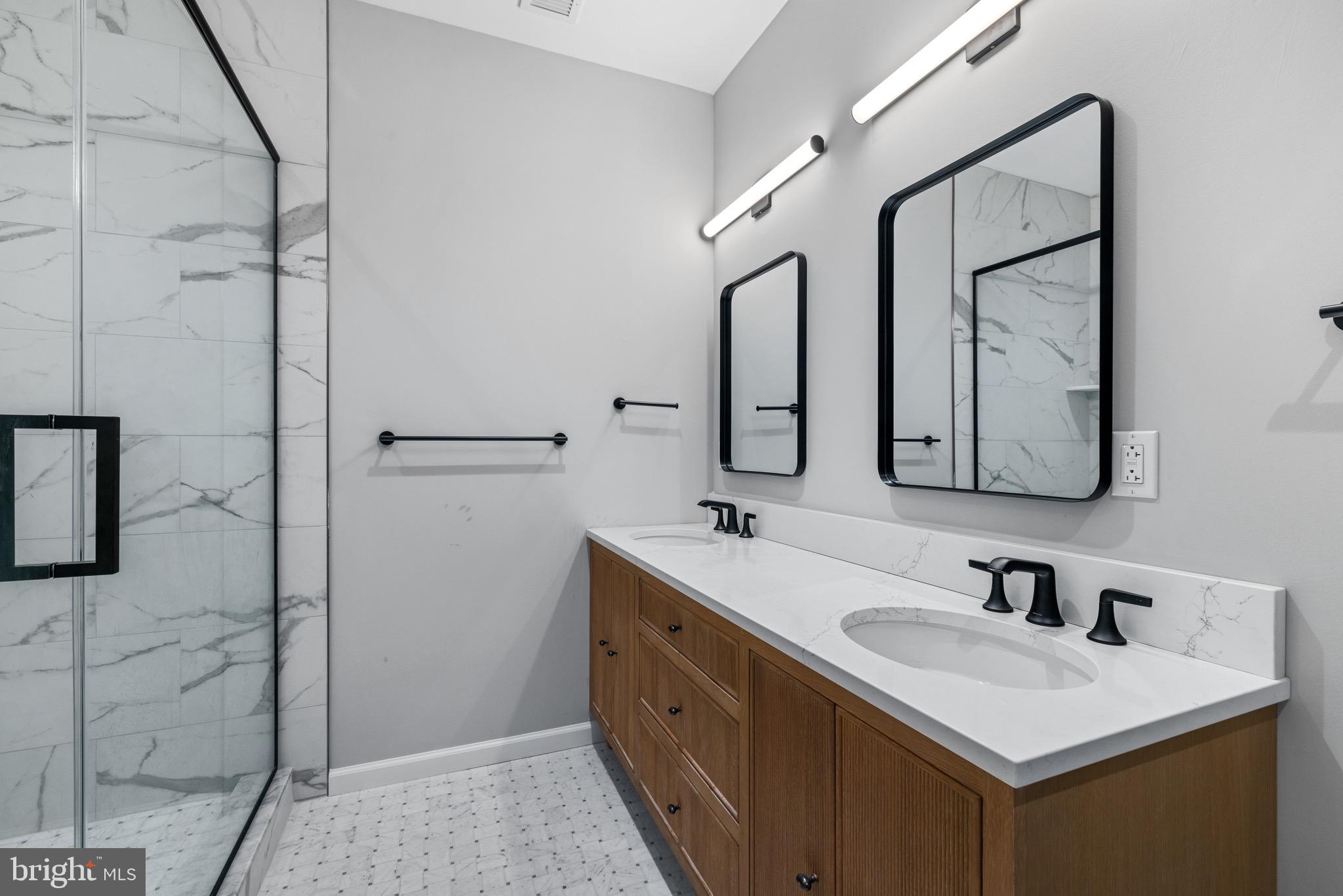 CENTER CITY - Residential Lease