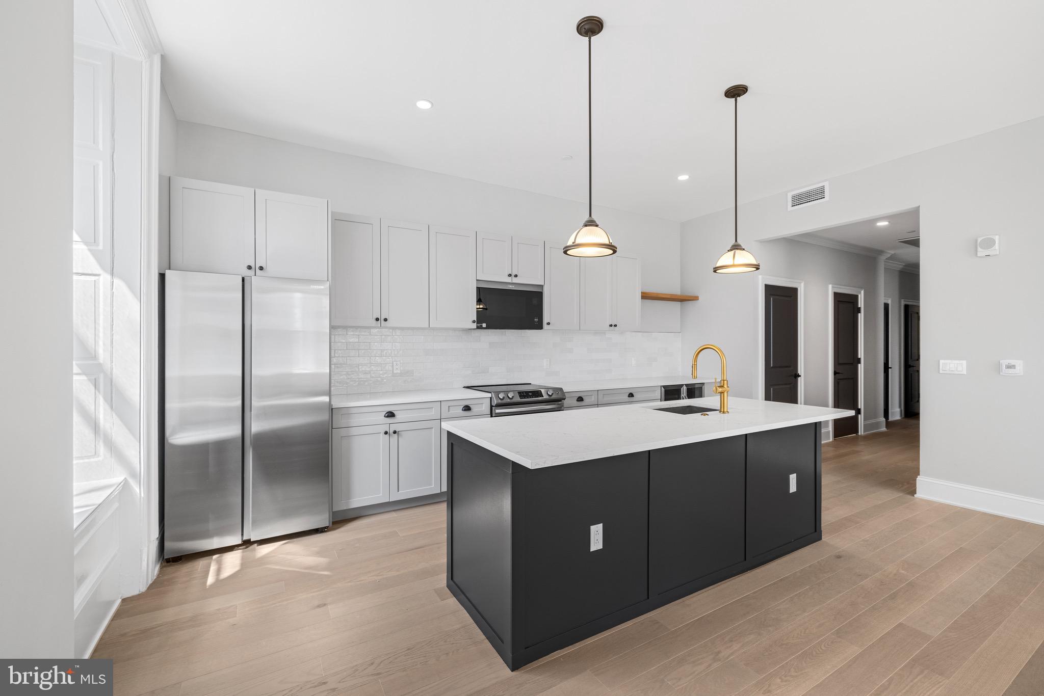 CENTER CITY - Residential Lease