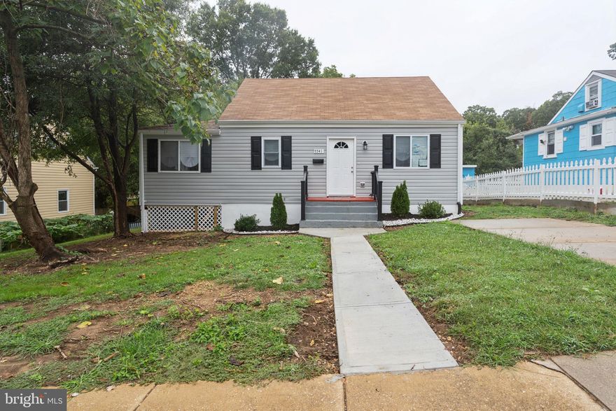 WRITTEN IN SPANISH BELOW
Complete Renovation: Cozy starter home - 

Move in before the holidays!  Welcome to this stunning 3-bedroom, 2.5-bath home that has been completely transformed! This property has undergone a complete gut renovation, offering you the chance to own a modern, move-in-ready home with all the essential updates.

Renovation Highlights:
Brand New Systems: Enjoy peace of mind with a completely updated electrical system, plumbing systems, 
HVAC & Roof: The home features a new HVAC system and a brand-new roof for optimal comfort and durability.
New Windows & Floors: Modern windows and fresh flooring throughout provide energy efficiency and a stylish finish.
Updated Bathrooms & Kitchen: Experience luxury with fully renovated bathrooms and a kitchen with new appliances and contemporary design.
Additional Features:
Main Floor Bedroom: This conveniently located main floor bedroom has a private bath, perfect for multi-generational living or guests.
Family Room Half Bath: A convenient half bath in the family room for added functionality.

Unfinished Basement:  The cellar-style basement is great for storage -The washer, dryer, water heater, and furnace are located there.  For precautionary measures, a new sump pump system has been added for extra protection. 

Location Benefits:
Convenient Access: Located close to shopping, the New Carrollton Metro/Amtrak, and on a bus line for easy commuting.
Proximity to Schools & Beltway: Enjoy the convenience of nearby schools and quick access to the Beltway for effortless travel.
This home is ready for its new owner to enjoy. Don’t miss your chance to add your style and make it your own. Schedule a tour today and see the future of your new home!

Renovación completa: acogedora casa para empezar -

¡Múdate antes de las vacaciones! Bienvenido a esta impresionante casa de 3 habitaciones y 2,5 baños que ha sido completamente transformada. Esta propiedad ha sido completamente renovada, lo que le ofrece la oportunidad de tener una casa moderna y lista para mudarse con todas las actualizaciones esenciales.

Aspectos destacados de la renovación:
Sistemas completamente nuevos: disfrute de la tranquilidad con un sistema eléctrico y de plomería completamente actualizados.
HVAC y techo: la casa cuenta con un nuevo sistema de HVAC y un techo completamente nuevo para una comodidad y durabilidad óptimas.
Ventanas y pisos nuevos: las ventanas modernas y los pisos nuevos en todas partes brindan eficiencia energética y un acabado elegante.
Baños y cocina renovados: experimente el lujo con baños completamente renovados y una cocina equipada con electrodomésticos nuevos y diseño contemporáneo.
Características adicionales:
Dormitorio en el piso principal: dormitorio en el piso principal convenientemente ubicado con baño privado, perfecto para vivir con varias generaciones o para invitados.
Medio baño en la sala familiar: un medio baño conveniente en la sala familiar para mayor funcionalidad.

Sótano sin terminar: el sótano estilo bodega es ideal para almacenamiento. La lavadora, la secadora, el calentador de agua y el horno se encuentran allí. Como medida de precaución, se agregó un nuevo sistema de bomba de sumidero para mayor protección.

Beneficios de la ubicación:
Acceso conveniente: ubicada cerca de tiendas, New Carrollton Metro/Amtrak y en una línea de autobús para viajar fácilmente.
Cercanía a escuelas y Beltway: disfrute de la comodidad de las escuelas cercanas y el acceso rápido a Beltway para viajar sin esfuerzo.
Esta casa está lista para que la disfrute su nuevo propietario. No pierda la oportunidad de agregarle su estilo y hacerla suya. ¡Programe una visita hoy y vea el futuro de su nuevo hogar!