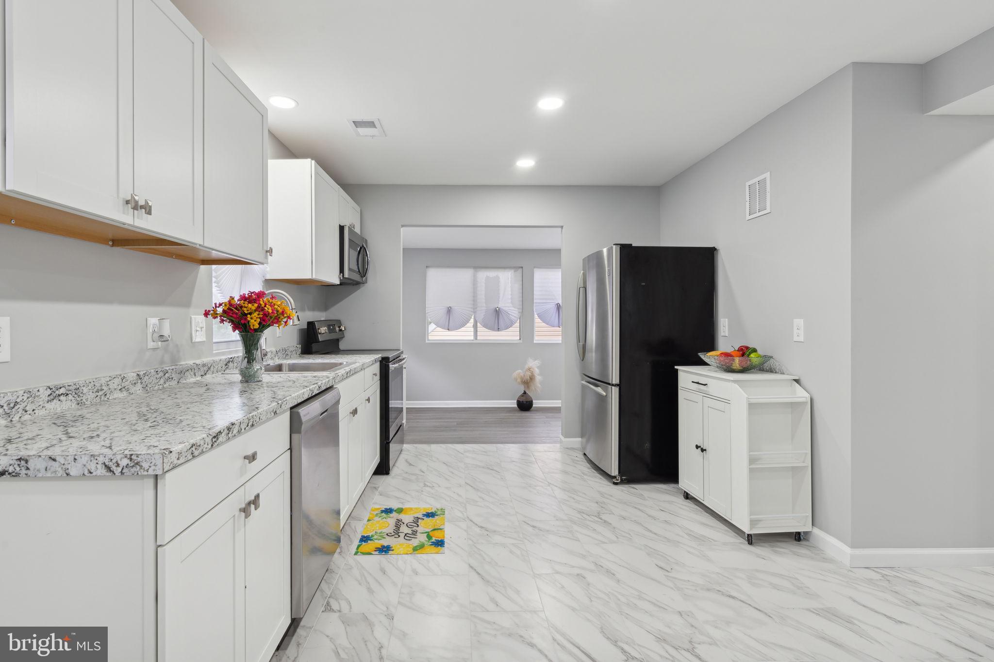 WEST LANHAM HILLS - Residential