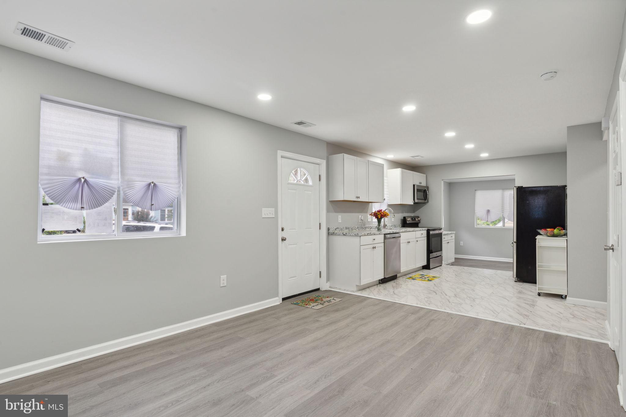 WEST LANHAM HILLS - Residential