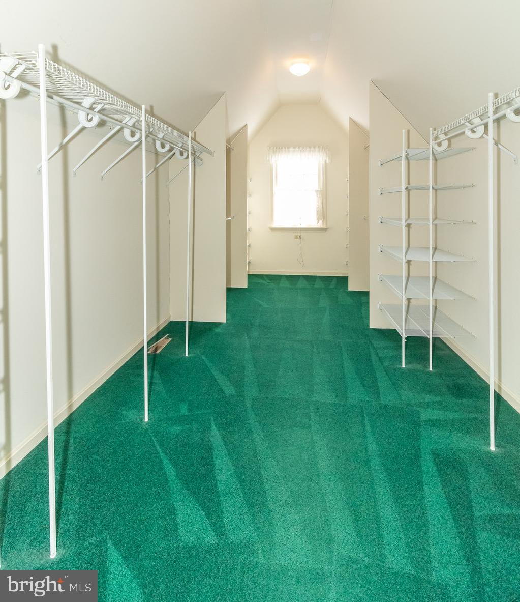 MARSHALL CREEK FAR - Residential