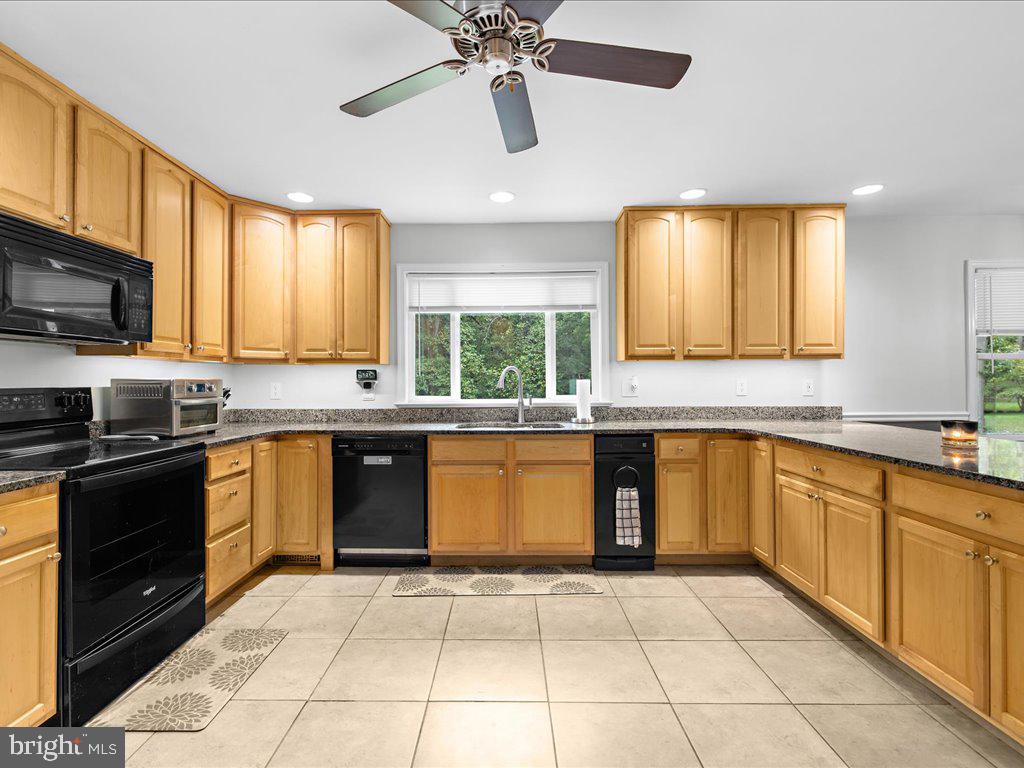 1327 GENERALS HIGHWAY