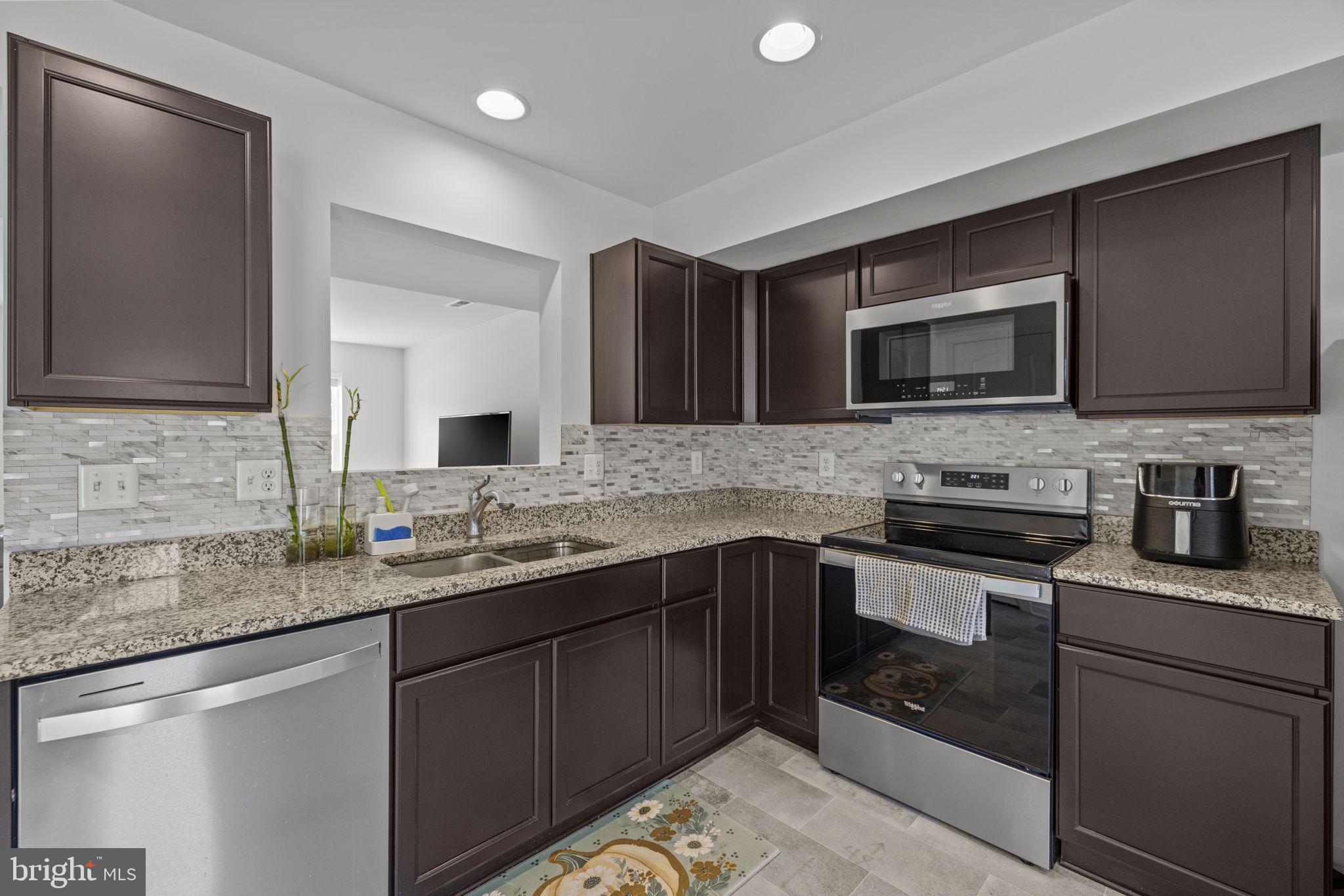 19 LOBLOLLY DRIVE