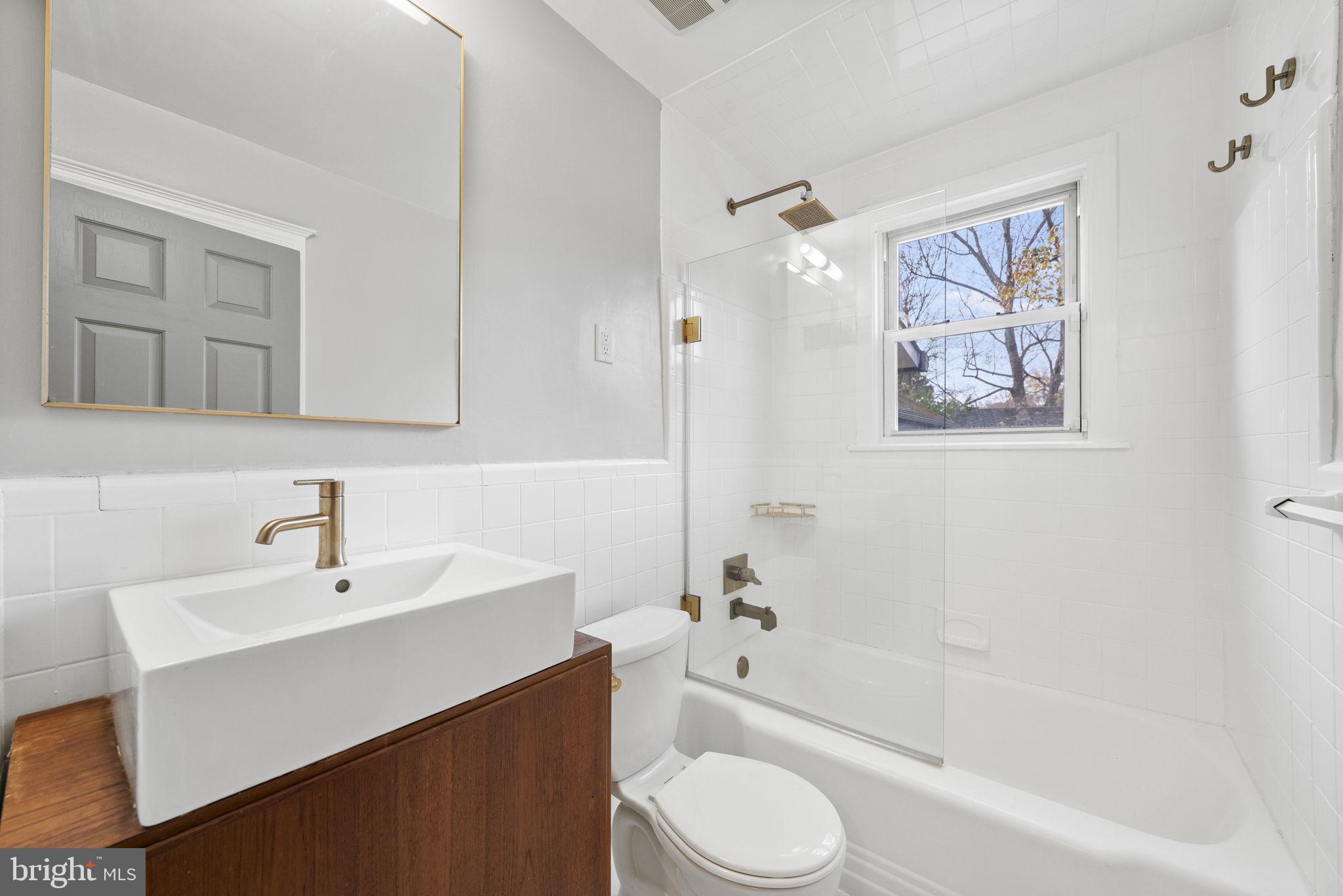 COLLEGE PARK - Residential