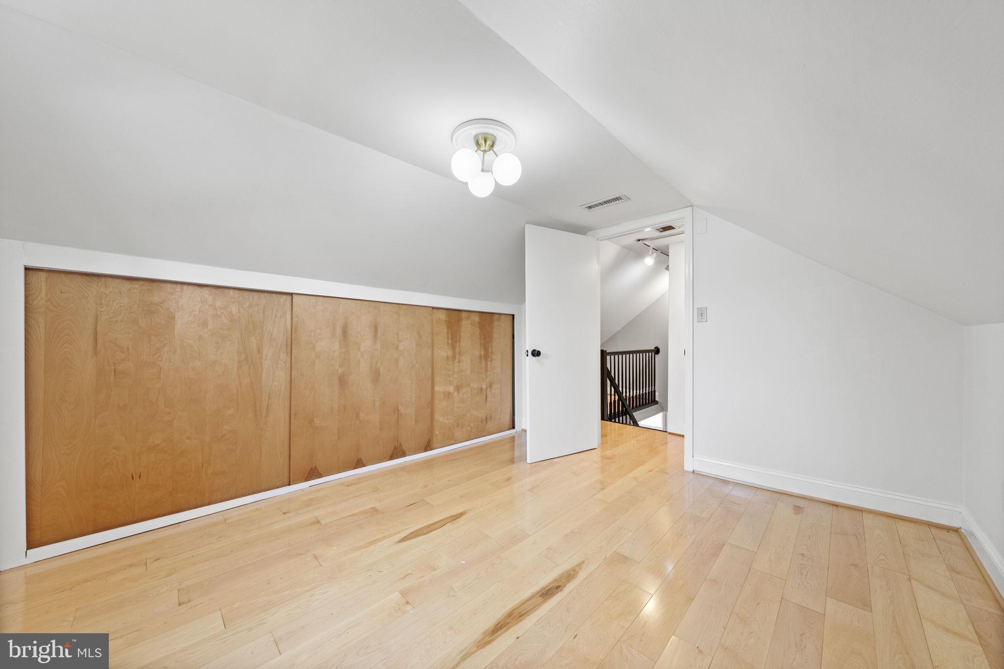 COLLEGE PARK - Residential