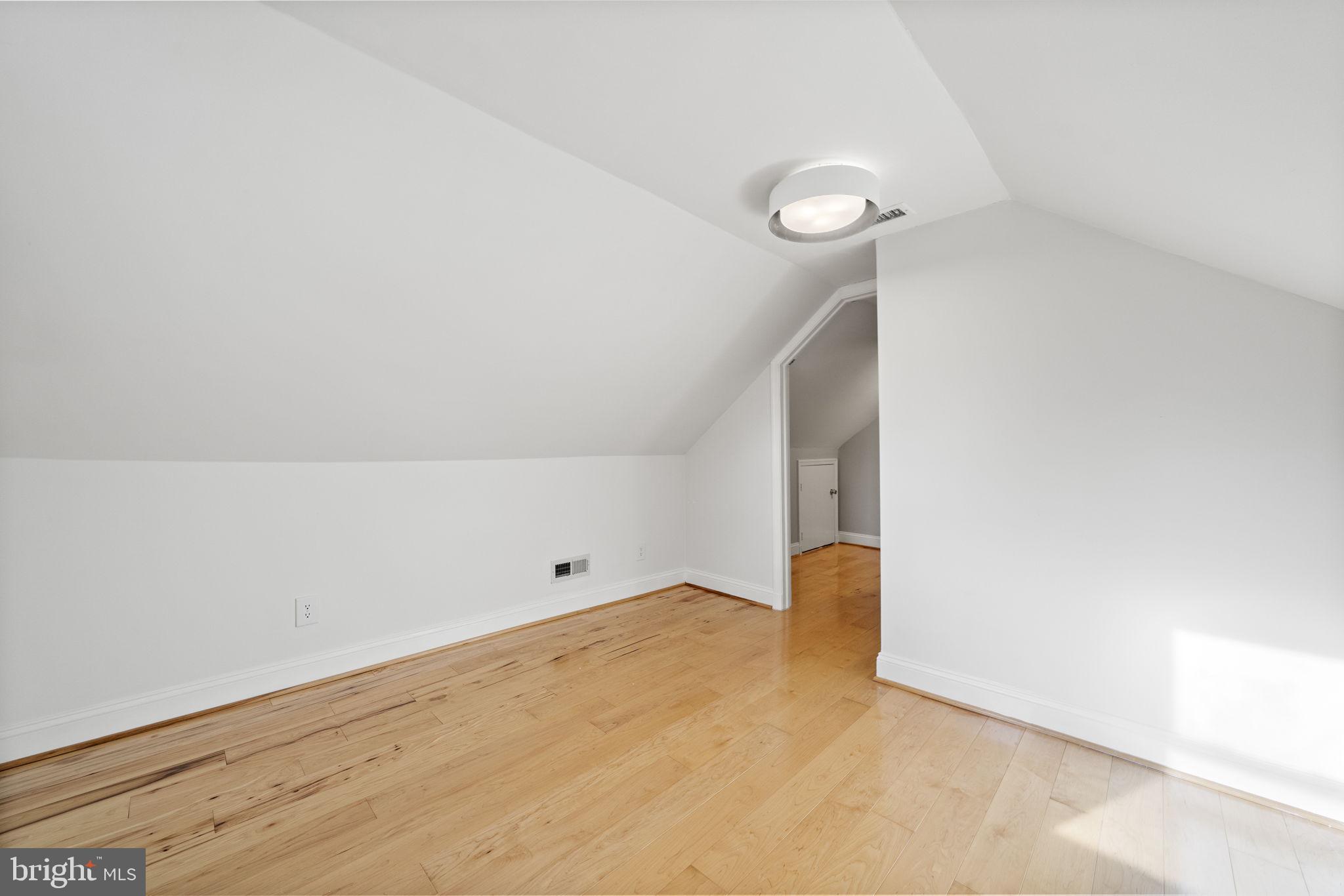 COLLEGE PARK - Residential