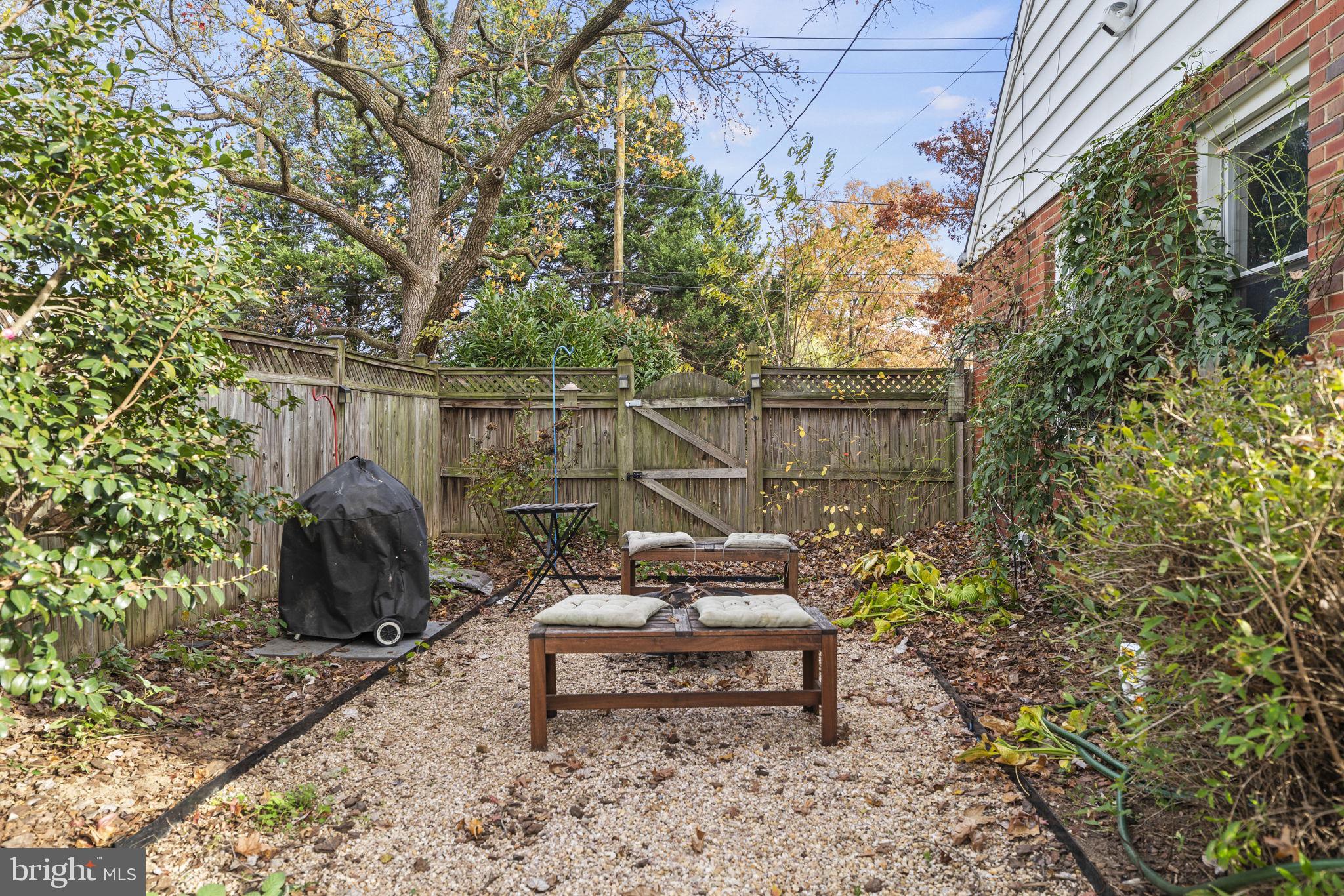 COLLEGE PARK - Residential