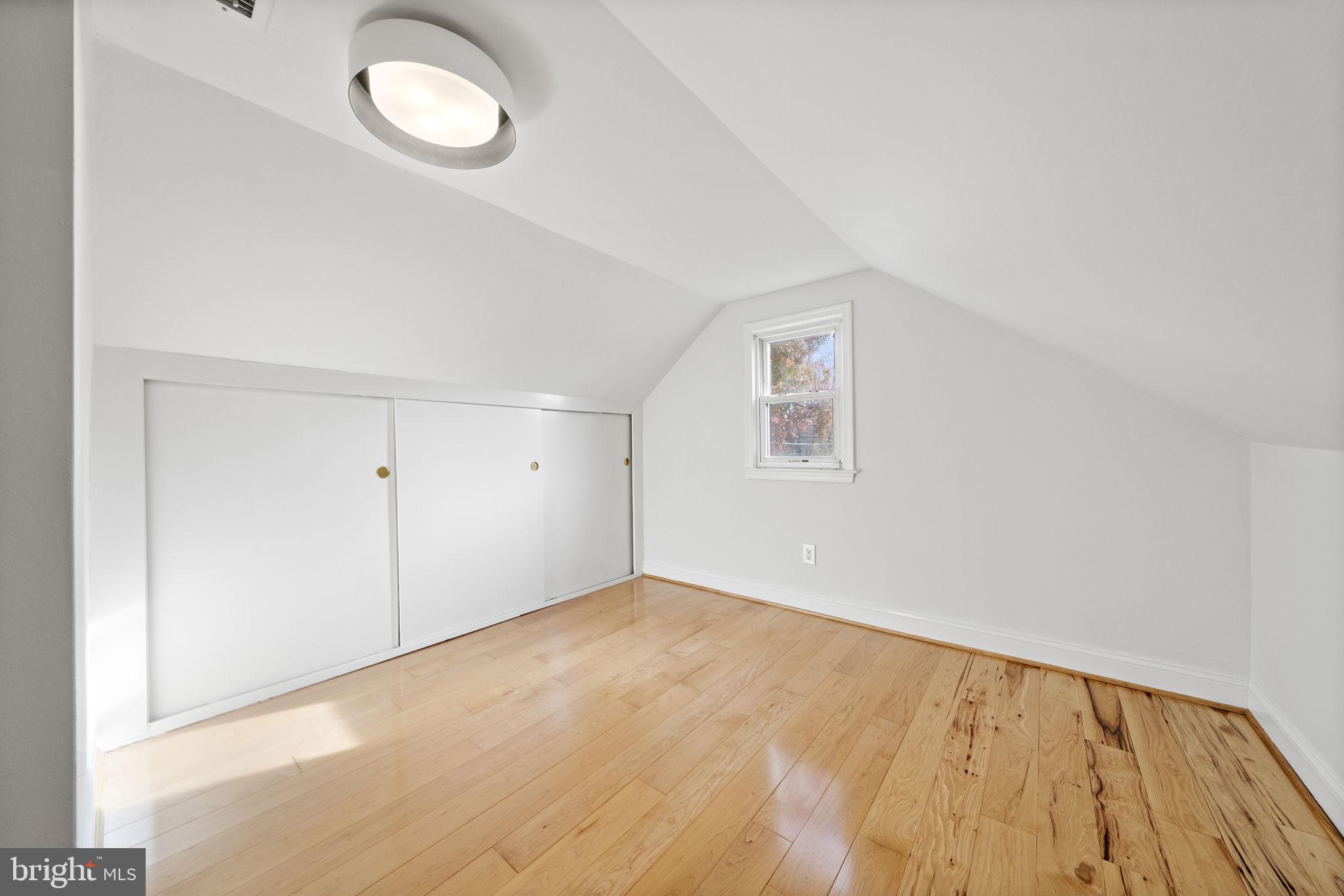 COLLEGE PARK - Residential