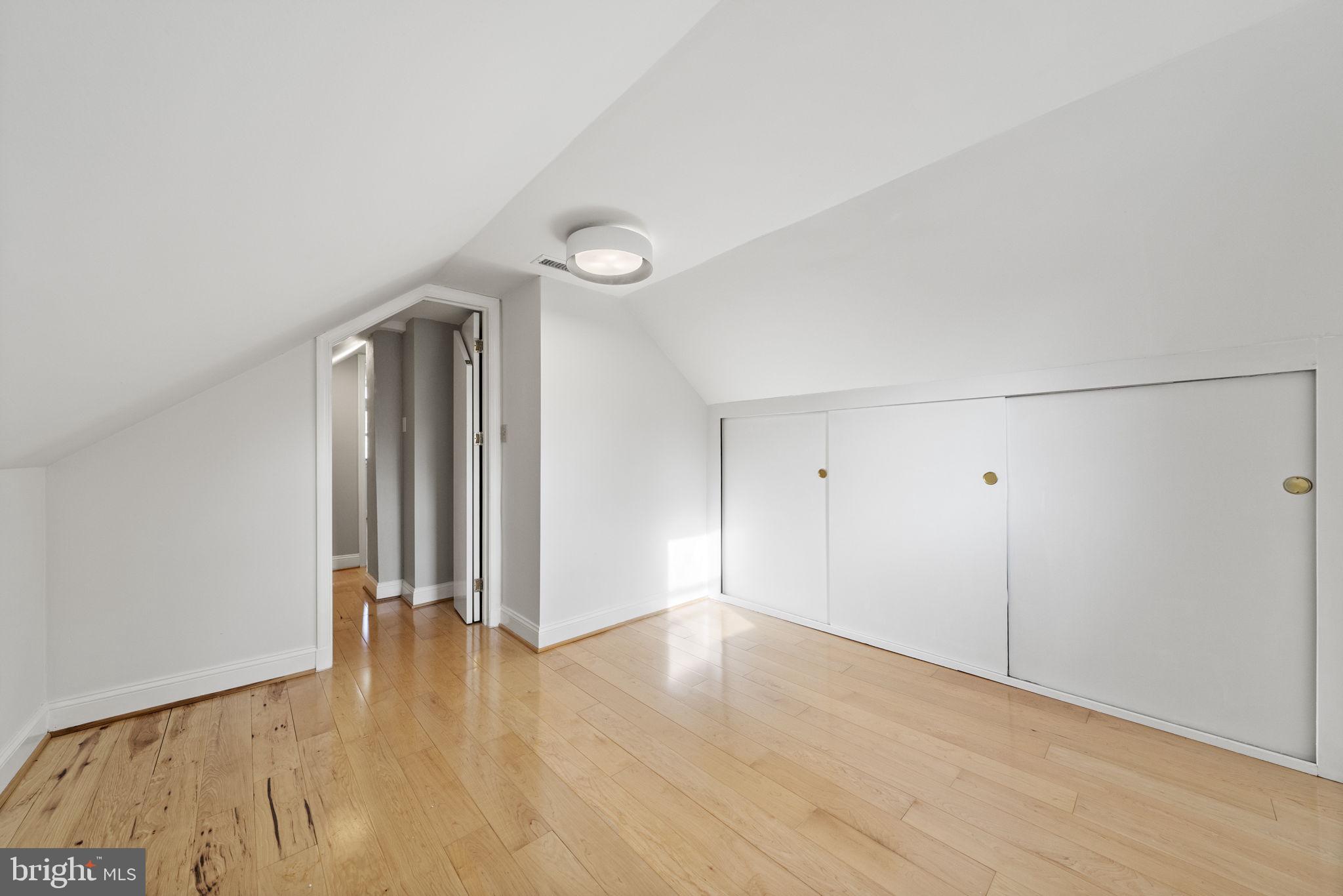 COLLEGE PARK - Residential