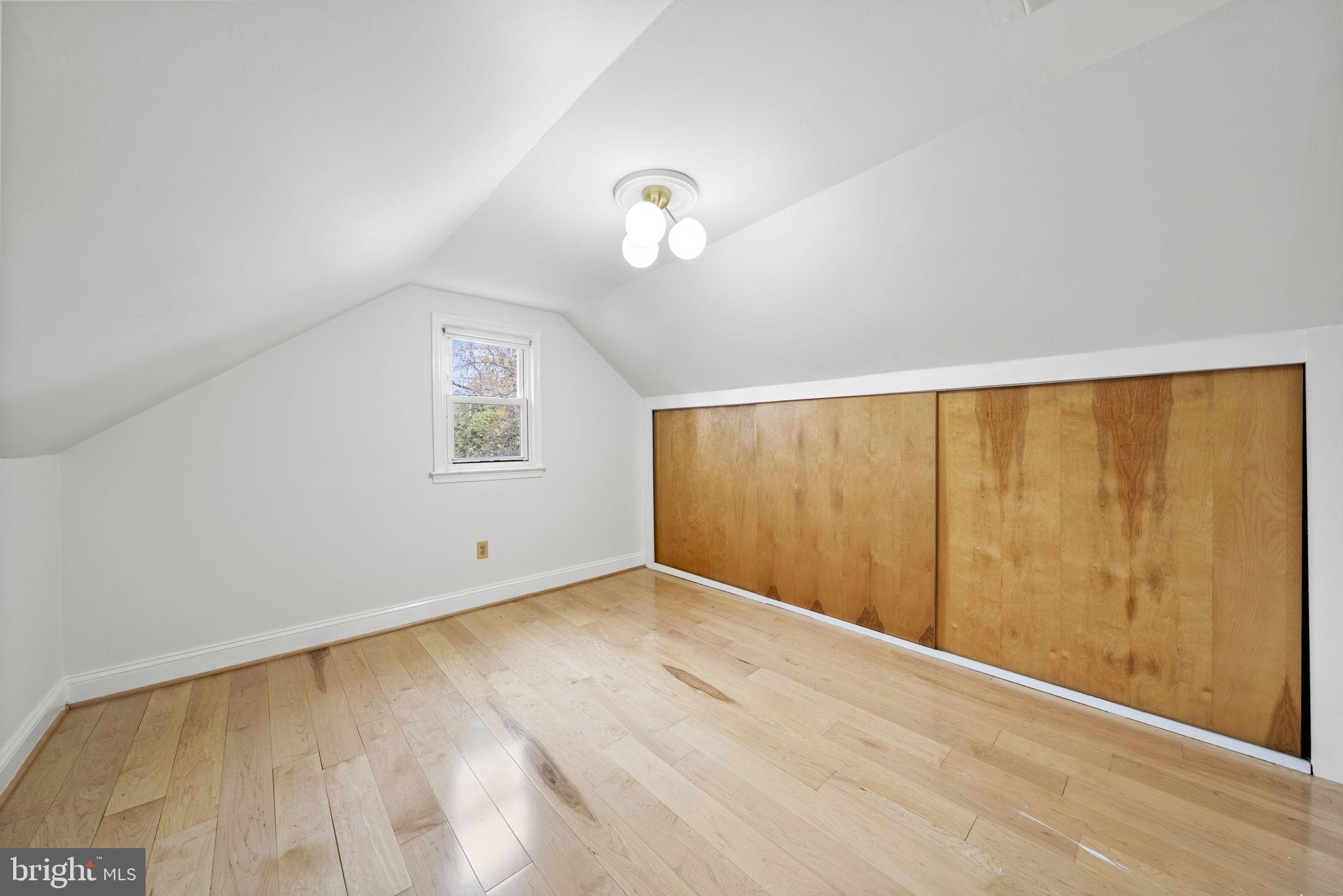 COLLEGE PARK - Residential