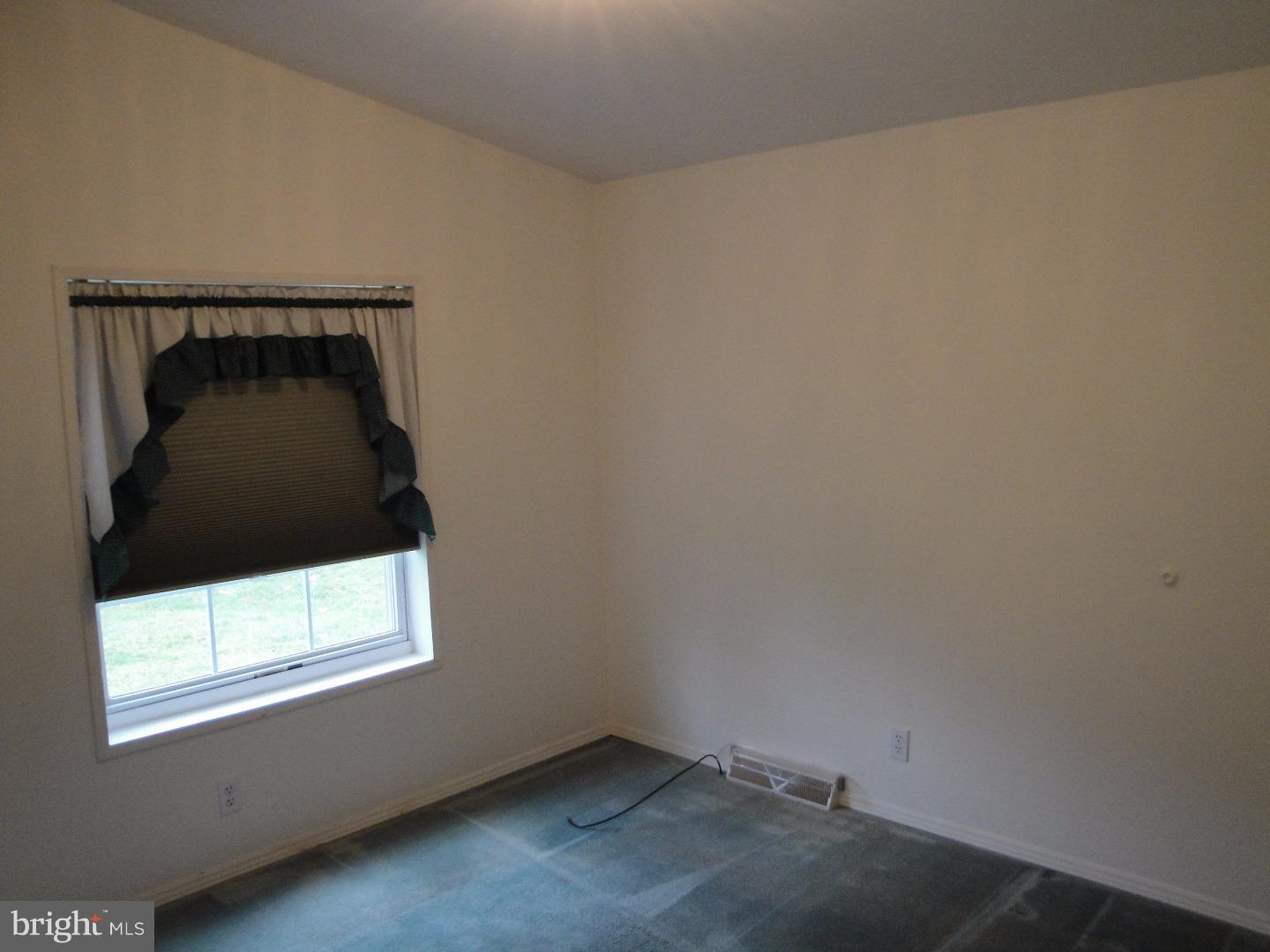 QUIET ACRES - Residential