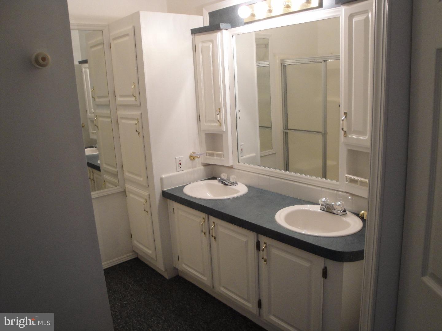 QUIET ACRES - Residential