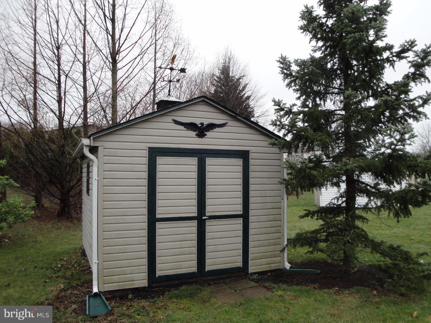 QUIET ACRES - Residential