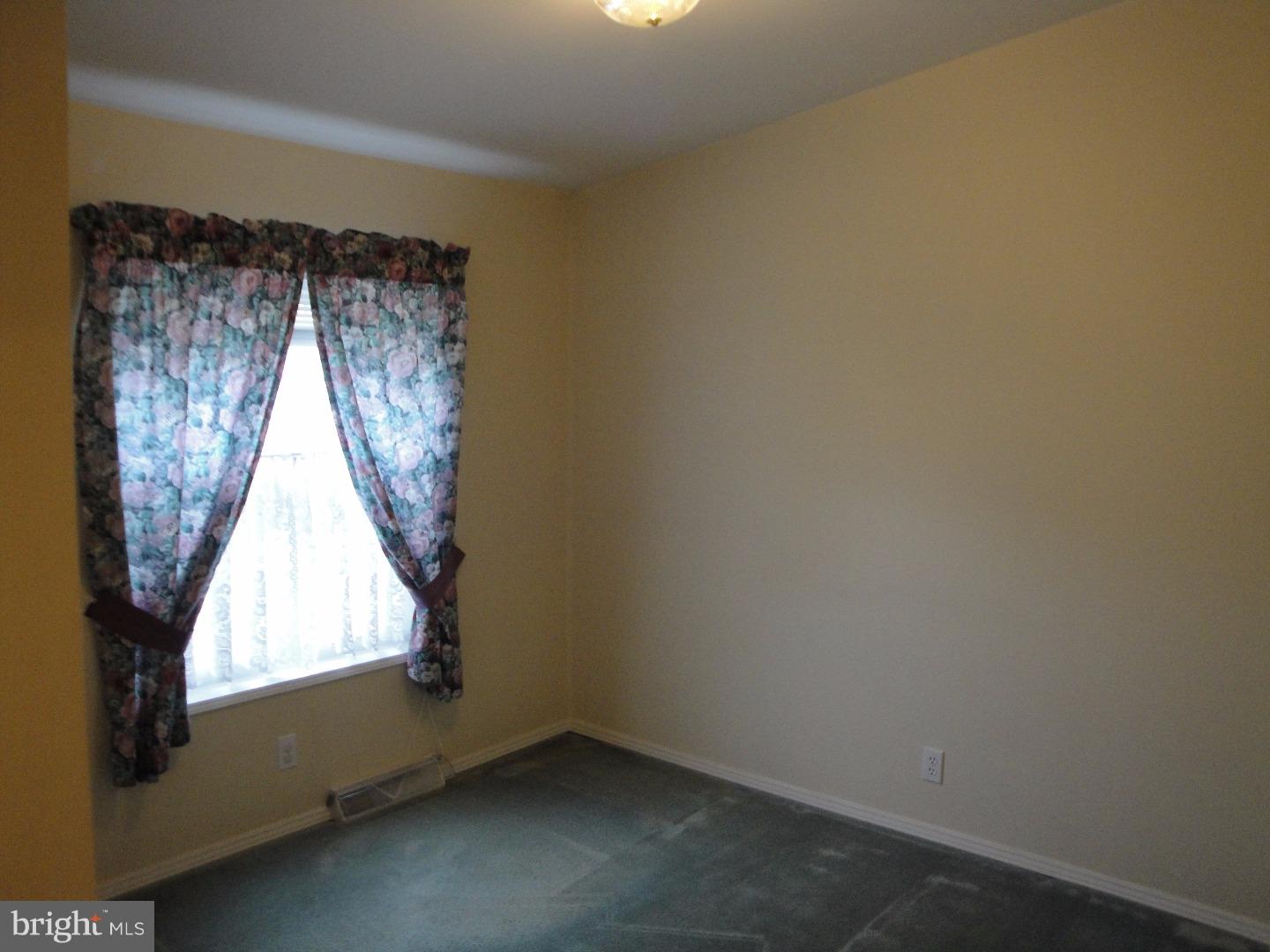 QUIET ACRES - Residential