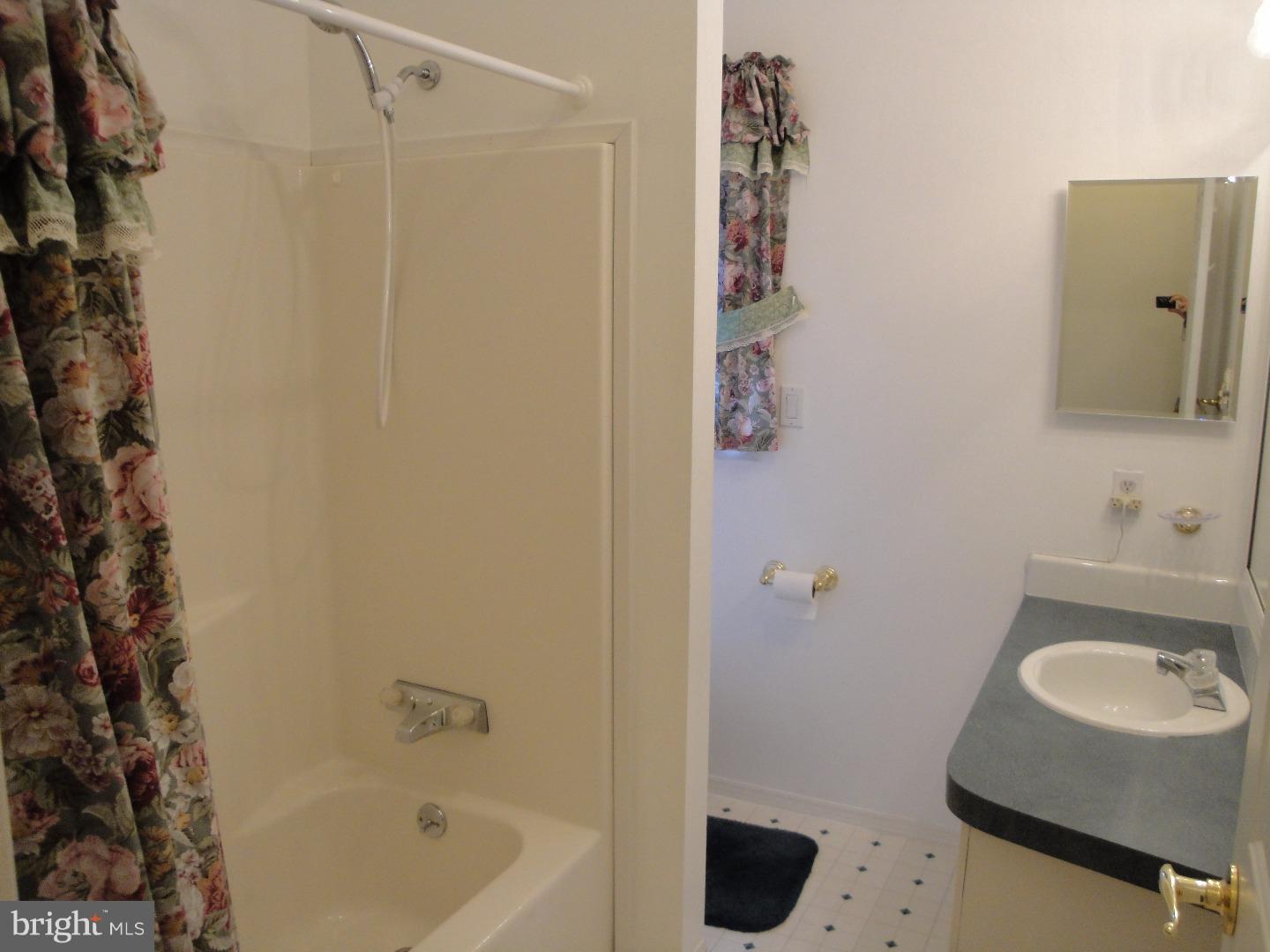 QUIET ACRES - Residential