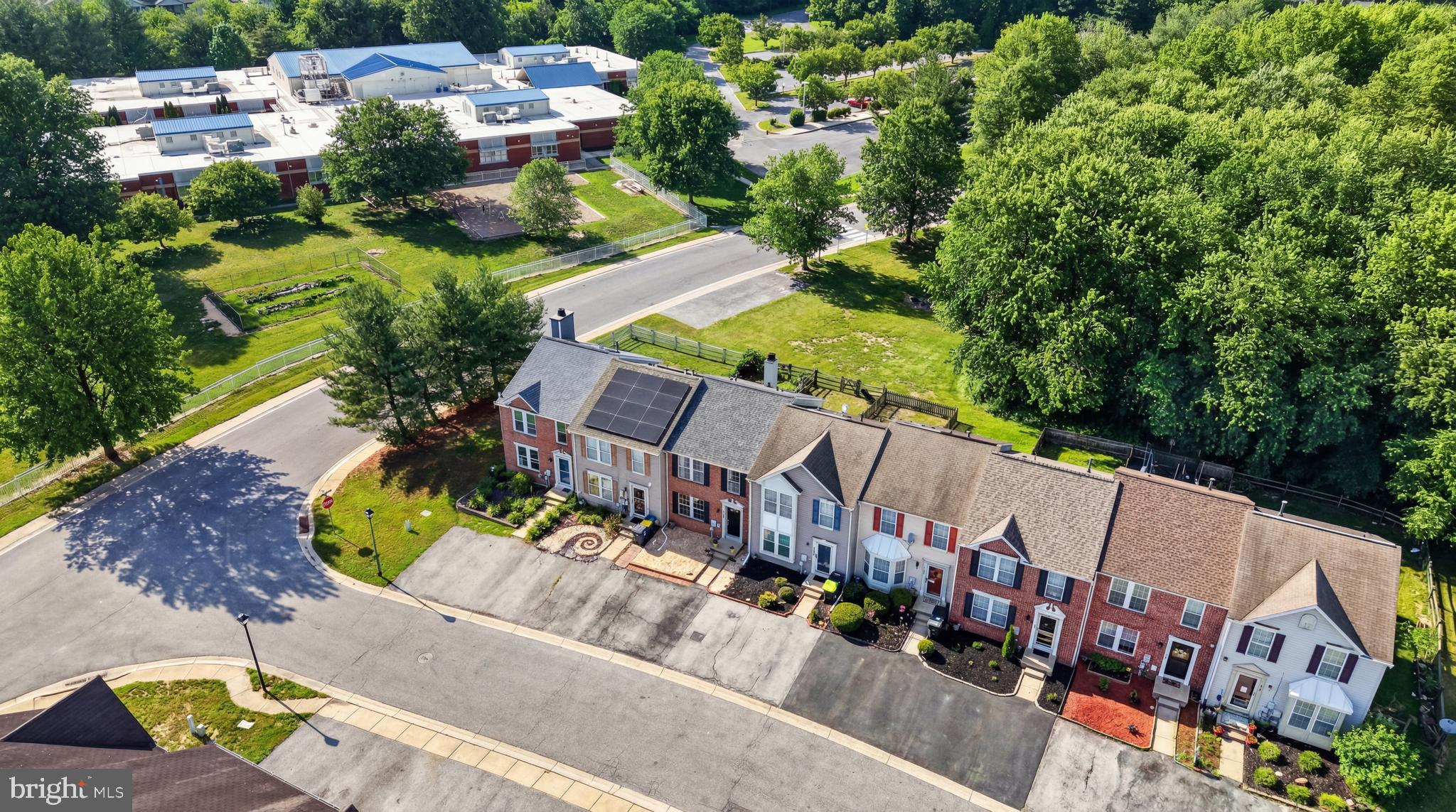 111 W NEWTOWN PLACE