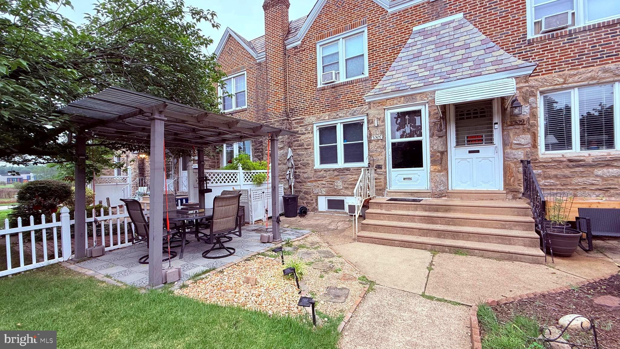 PHILADELPHIA (NORTHEAST) - Residential